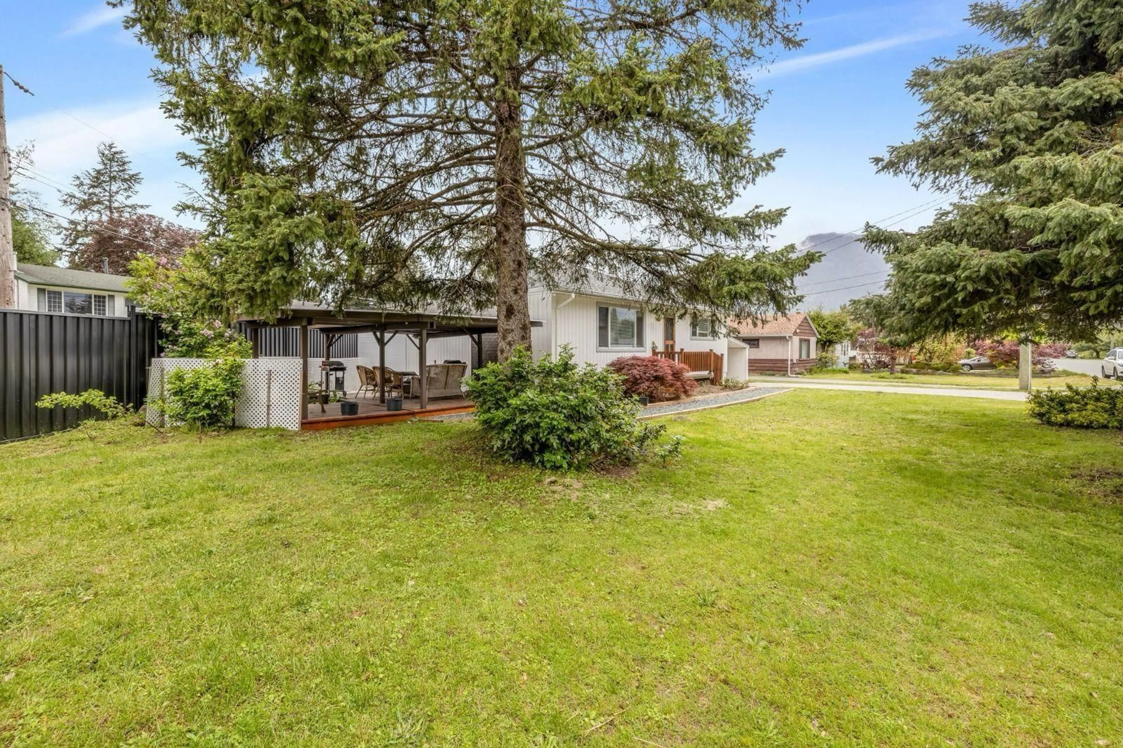 Patio, unknown for 776 7TH AVENUE, Hope British Columbia V0X1L4