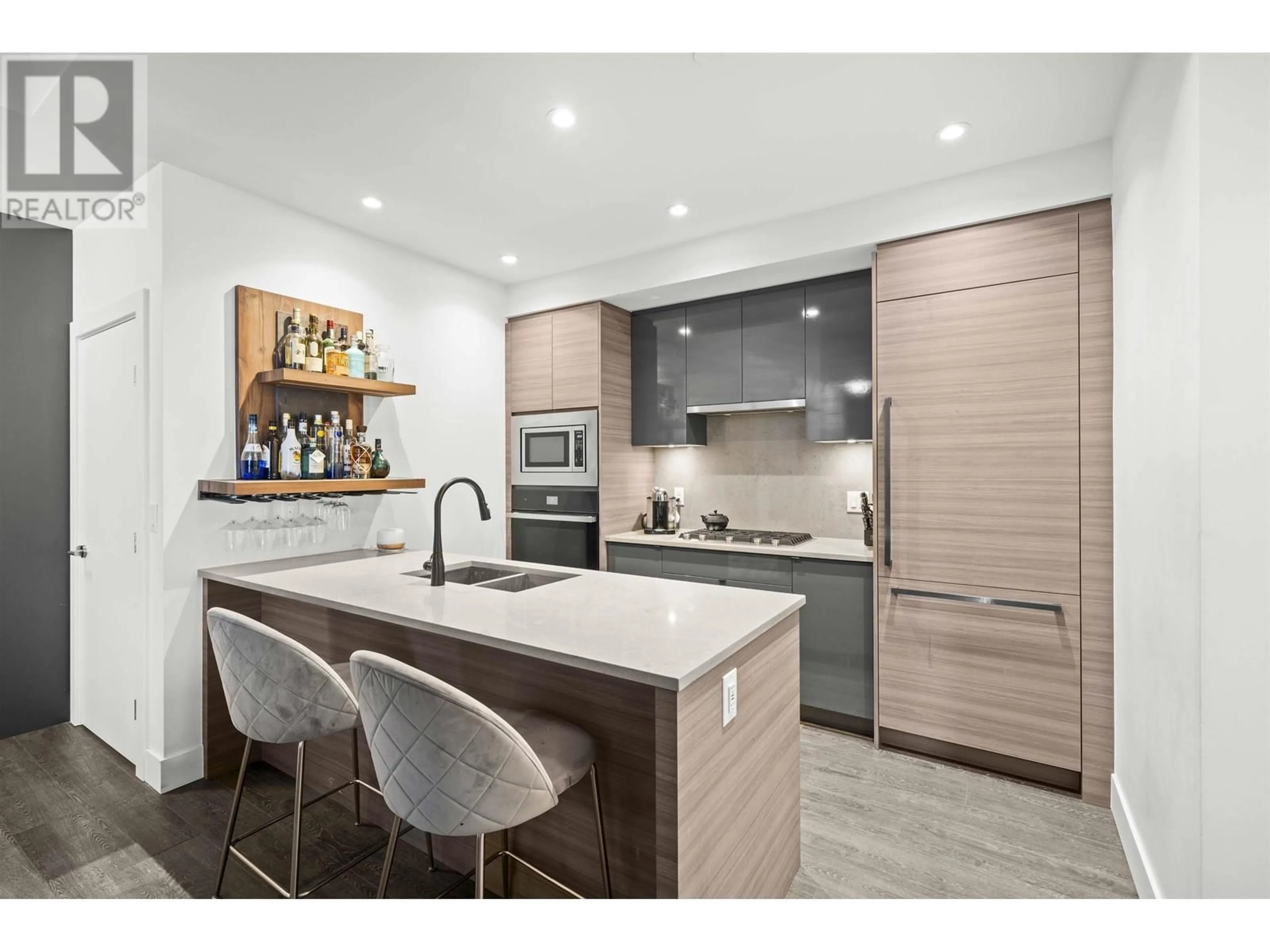 Contemporary kitchen, unknown for 504 - 3438 SAWMILL CRESCENT, Vancouver British Columbia V5S0E3