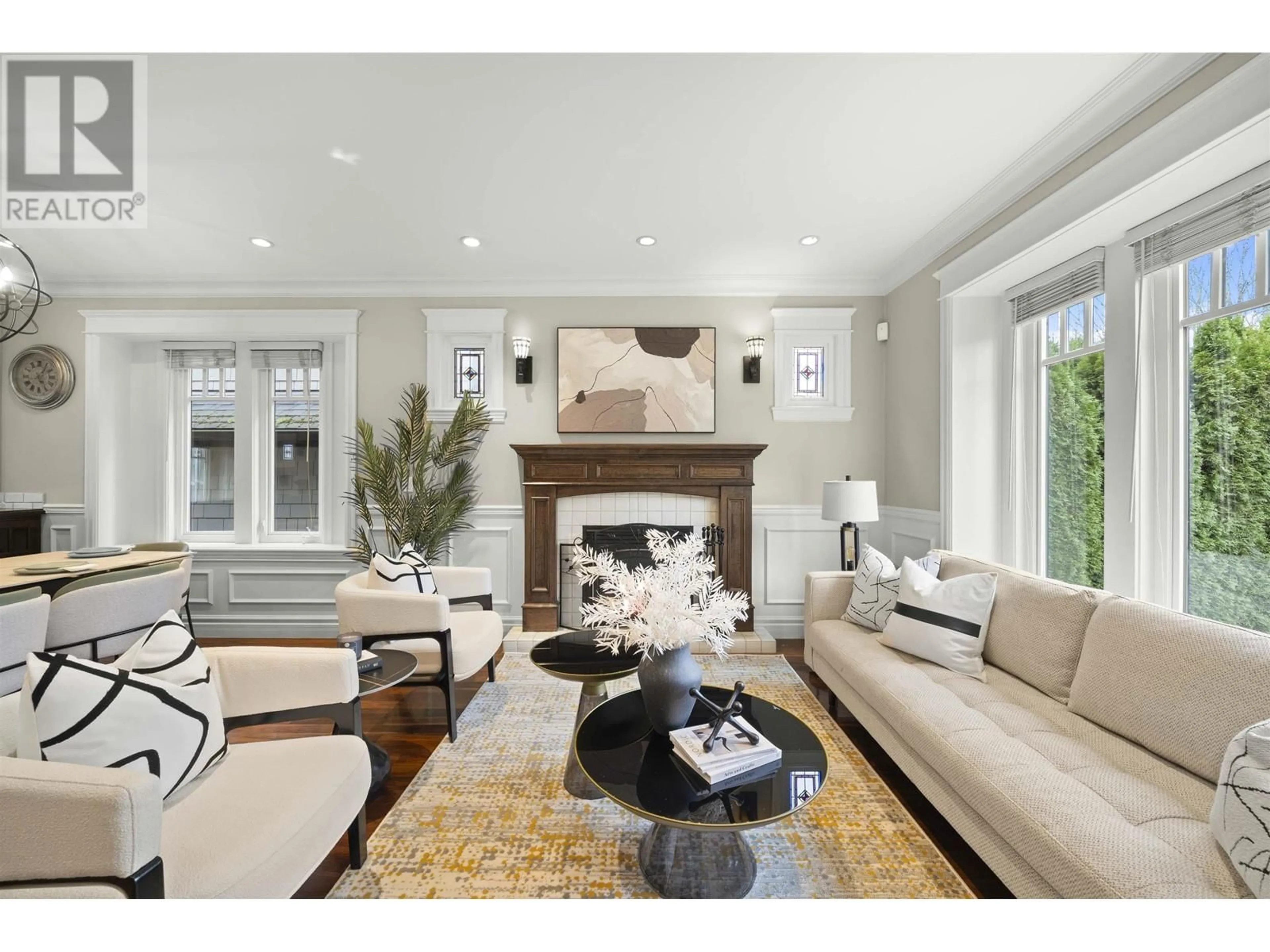 Living room with furniture, unknown for 4509 8TH AVENUE, Vancouver British Columbia V6R2A4
