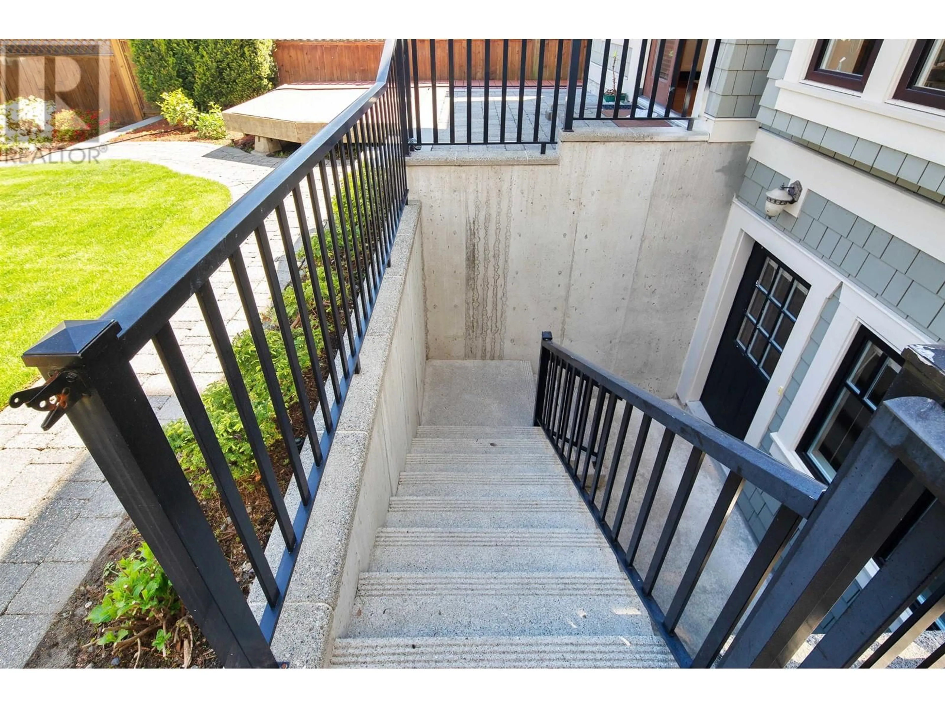 Stairs for 4509 W 8TH AVENUE, Vancouver British Columbia V6R2A4