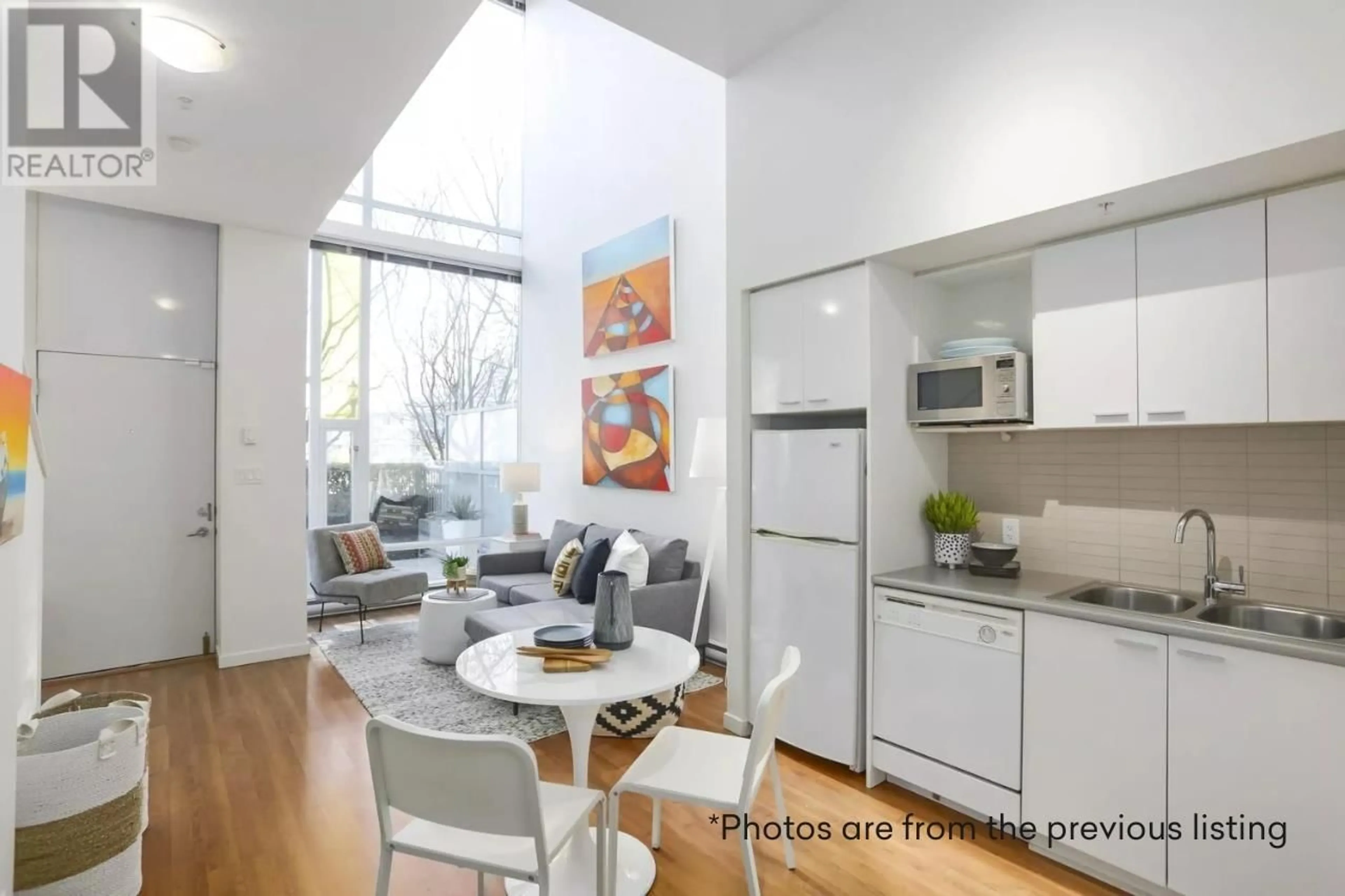 Open concept kitchen, unknown for 112 DUNSMUIR STREET, Vancouver British Columbia V6B1X7
