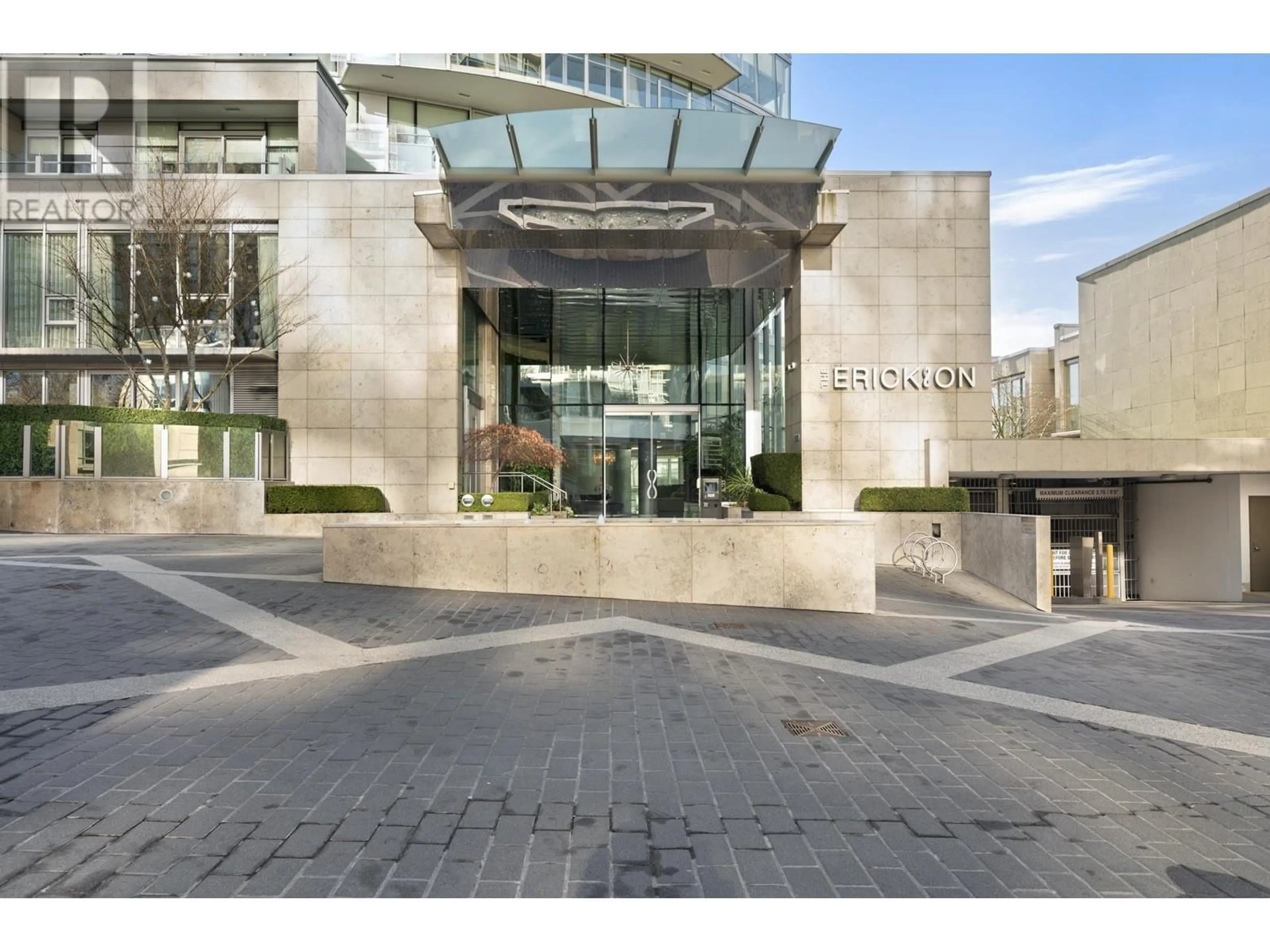 Indoor foyer for 301 1560 HOMER MEWS, Vancouver British Columbia V6Z0A5