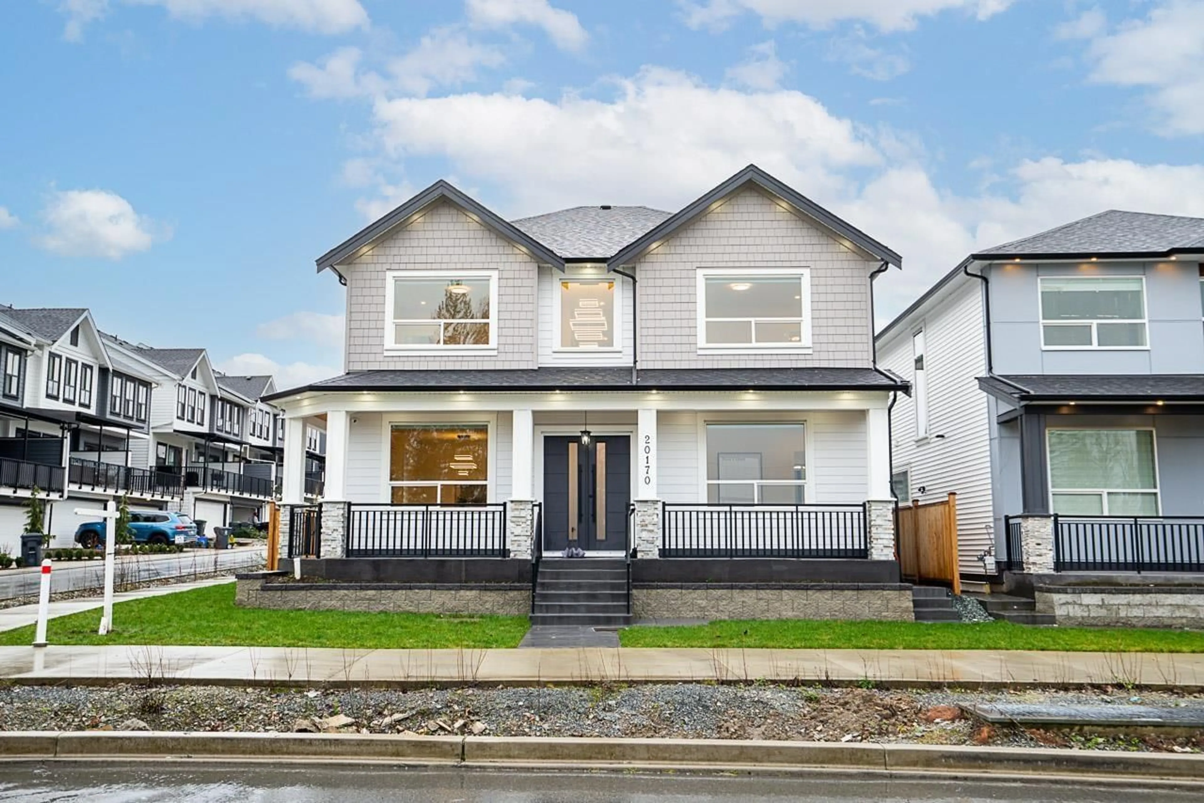 Home with vinyl exterior material, street for 20170 82, Langley British Columbia V2Y3Y6