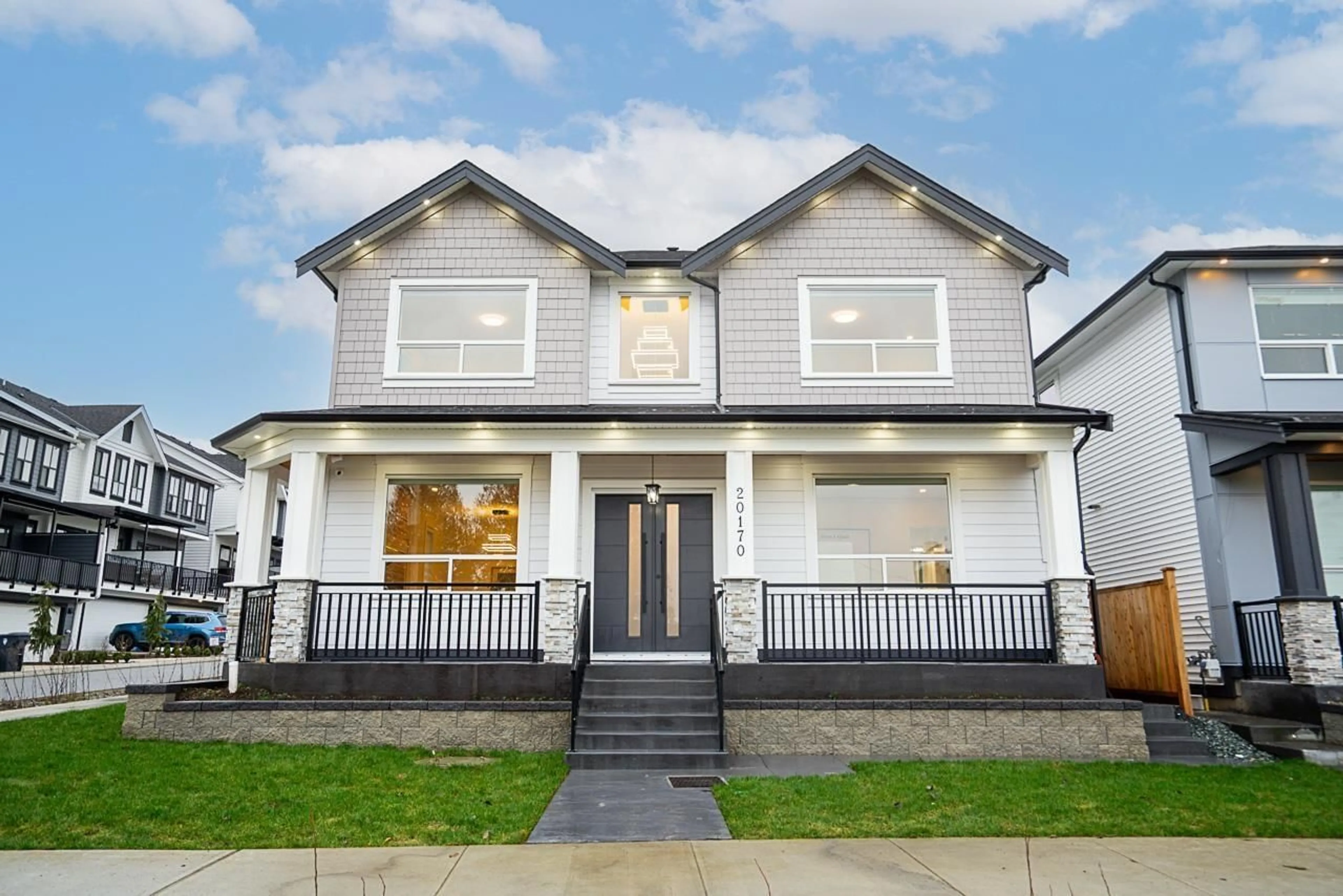 Home with vinyl exterior material, street for 20170 82, Langley British Columbia V2Y3Y6