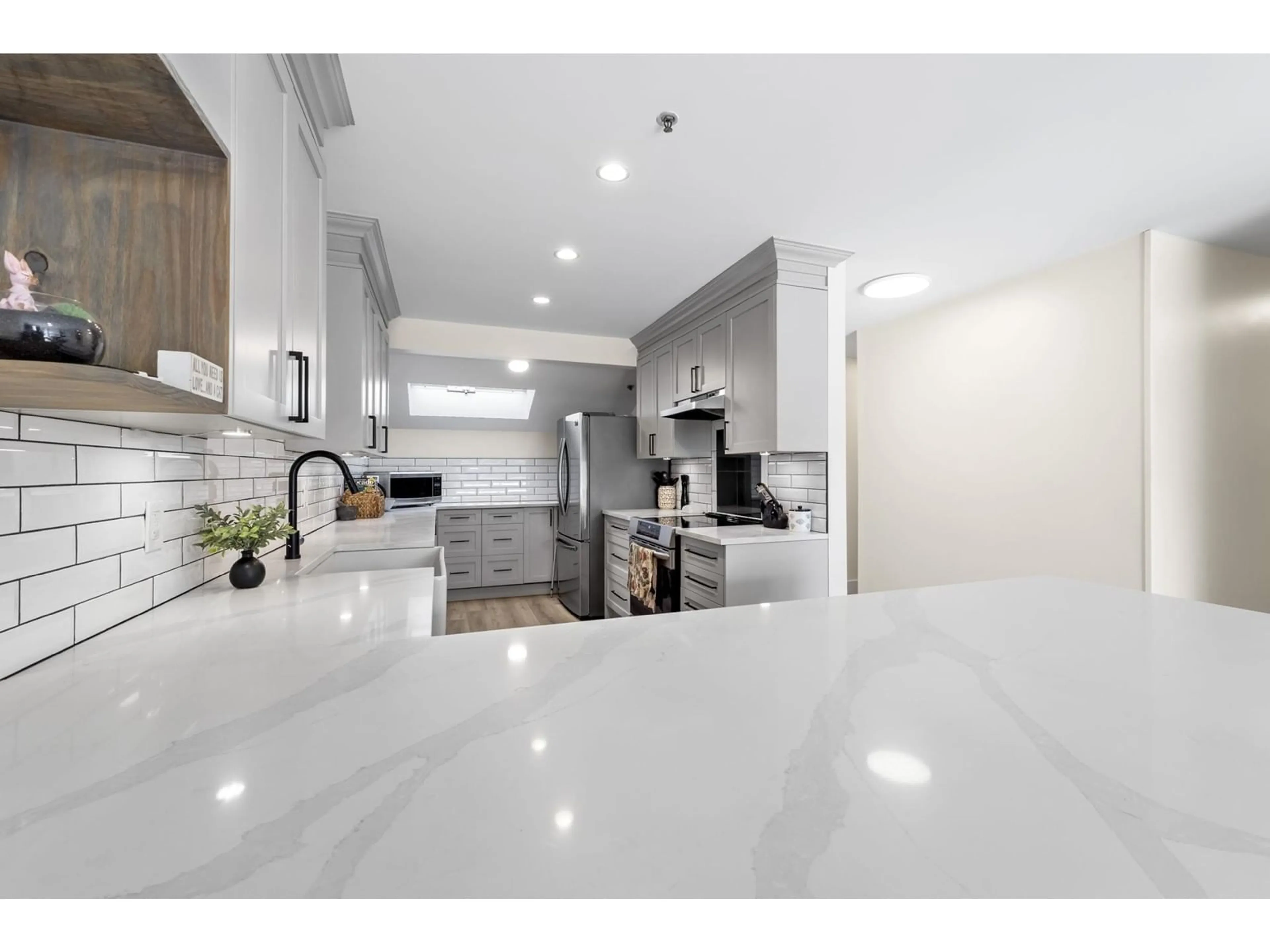 Open concept kitchen, unknown for 29 5666 208TH STREET, Langley British Columbia V3A8G4