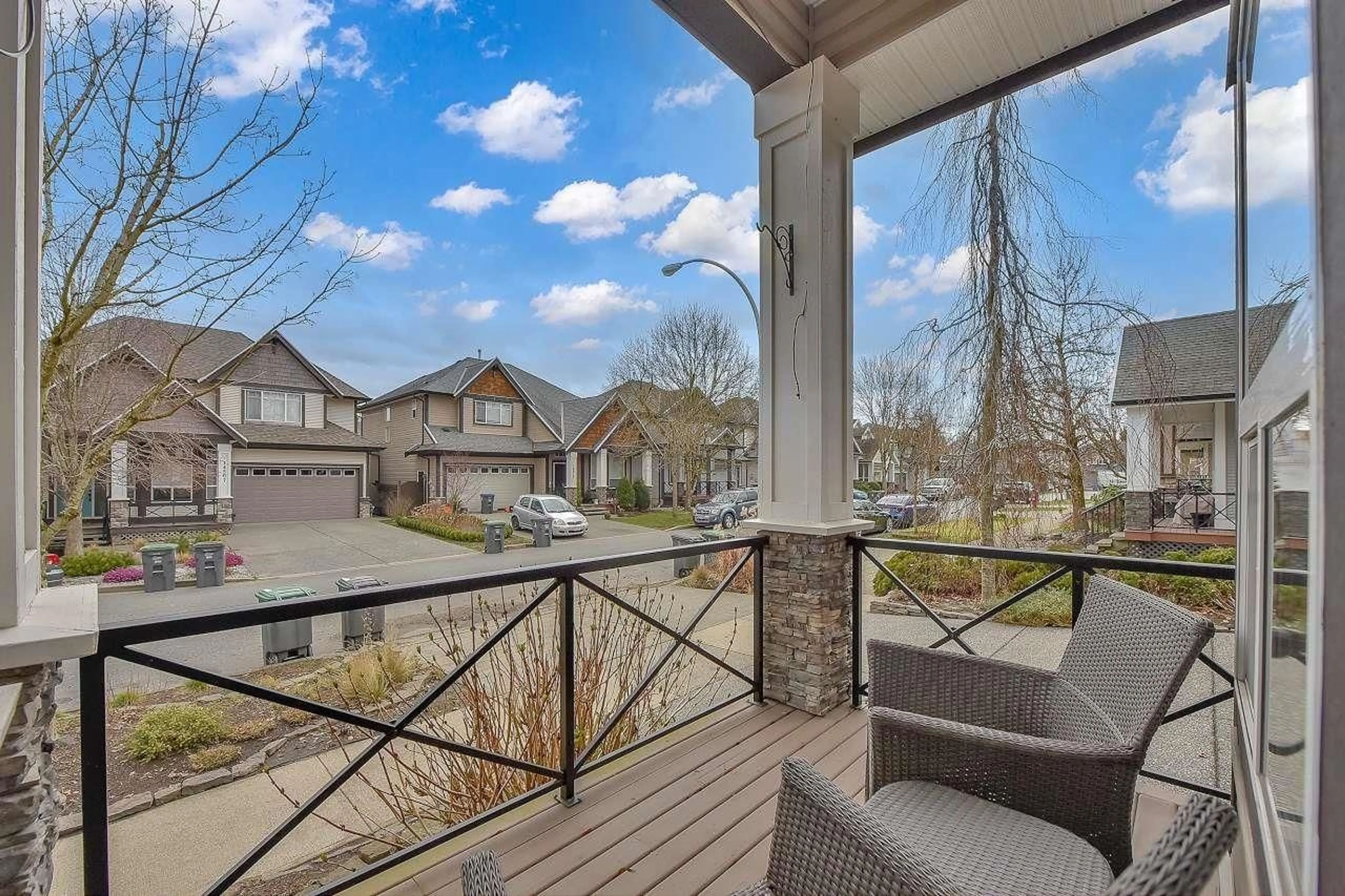 Patio, water/lake/river/ocean view for 14508 59A, Surrey British Columbia V3S7B5