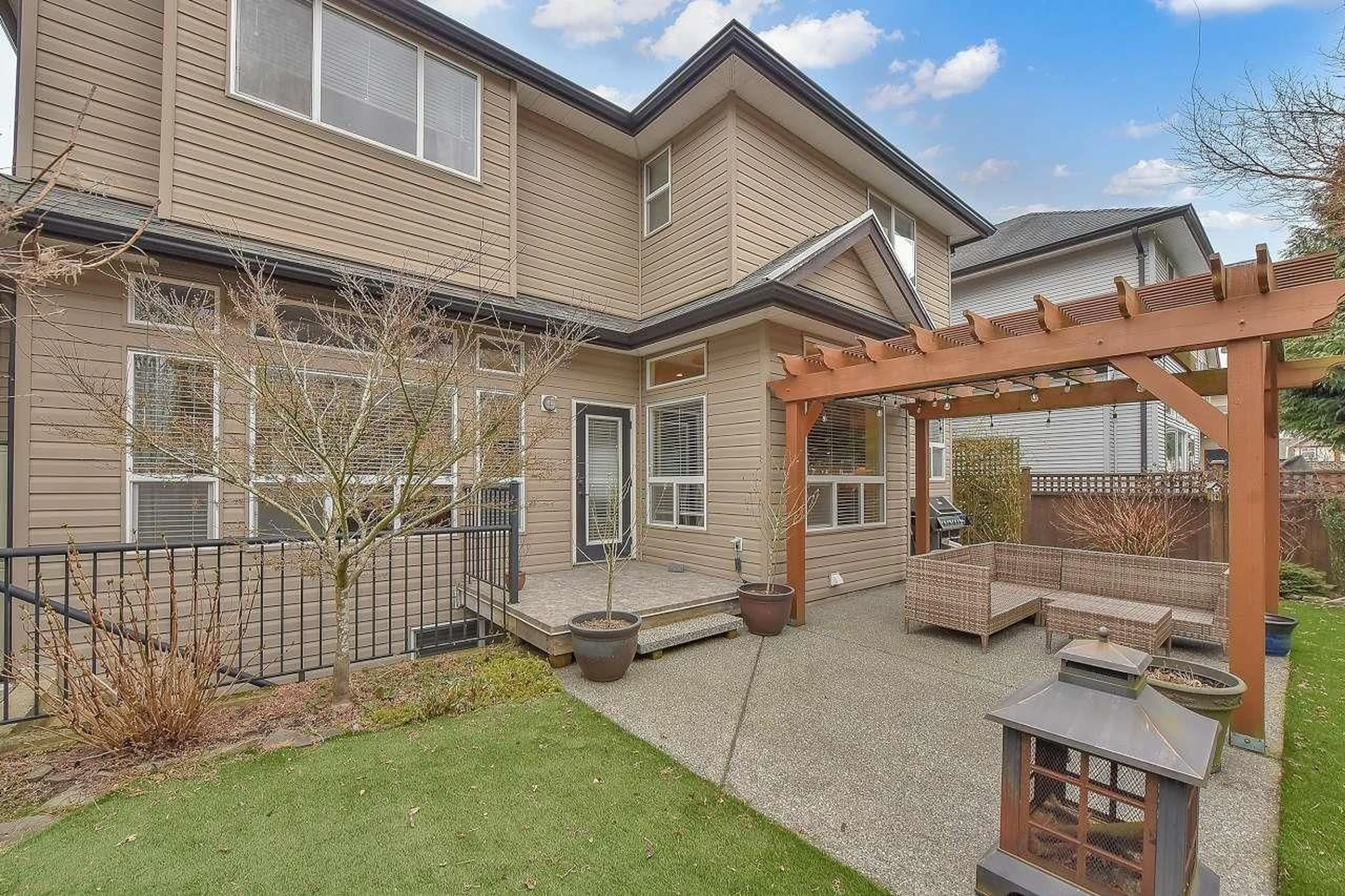 Patio, street for 14508 59A, Surrey British Columbia V3S7B5