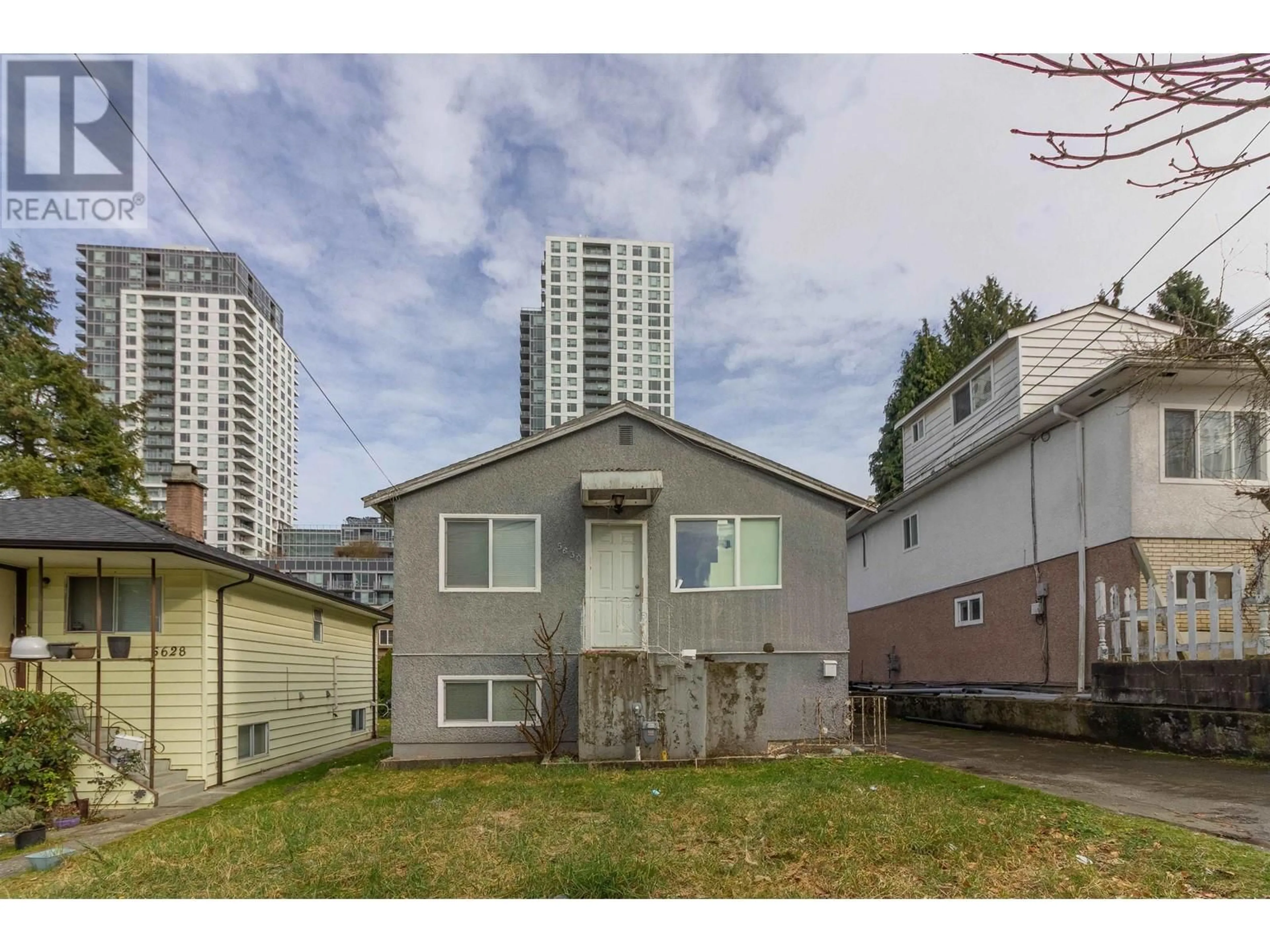 Unknown for 5630 LINCOLN STREET, Vancouver British Columbia V5R4P4