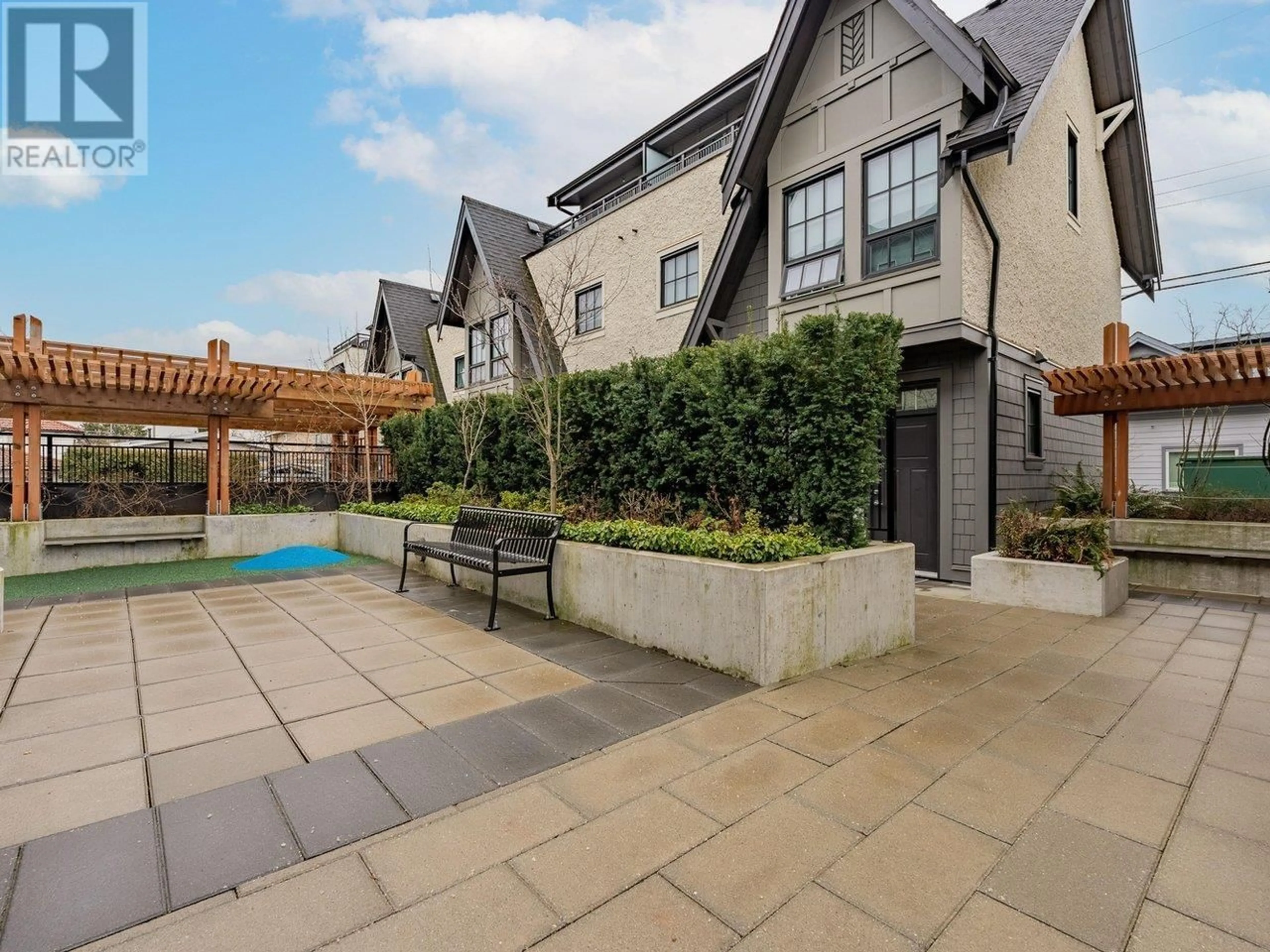 Patio, street for 7903 OAK STREET, Vancouver British Columbia V6P4A6