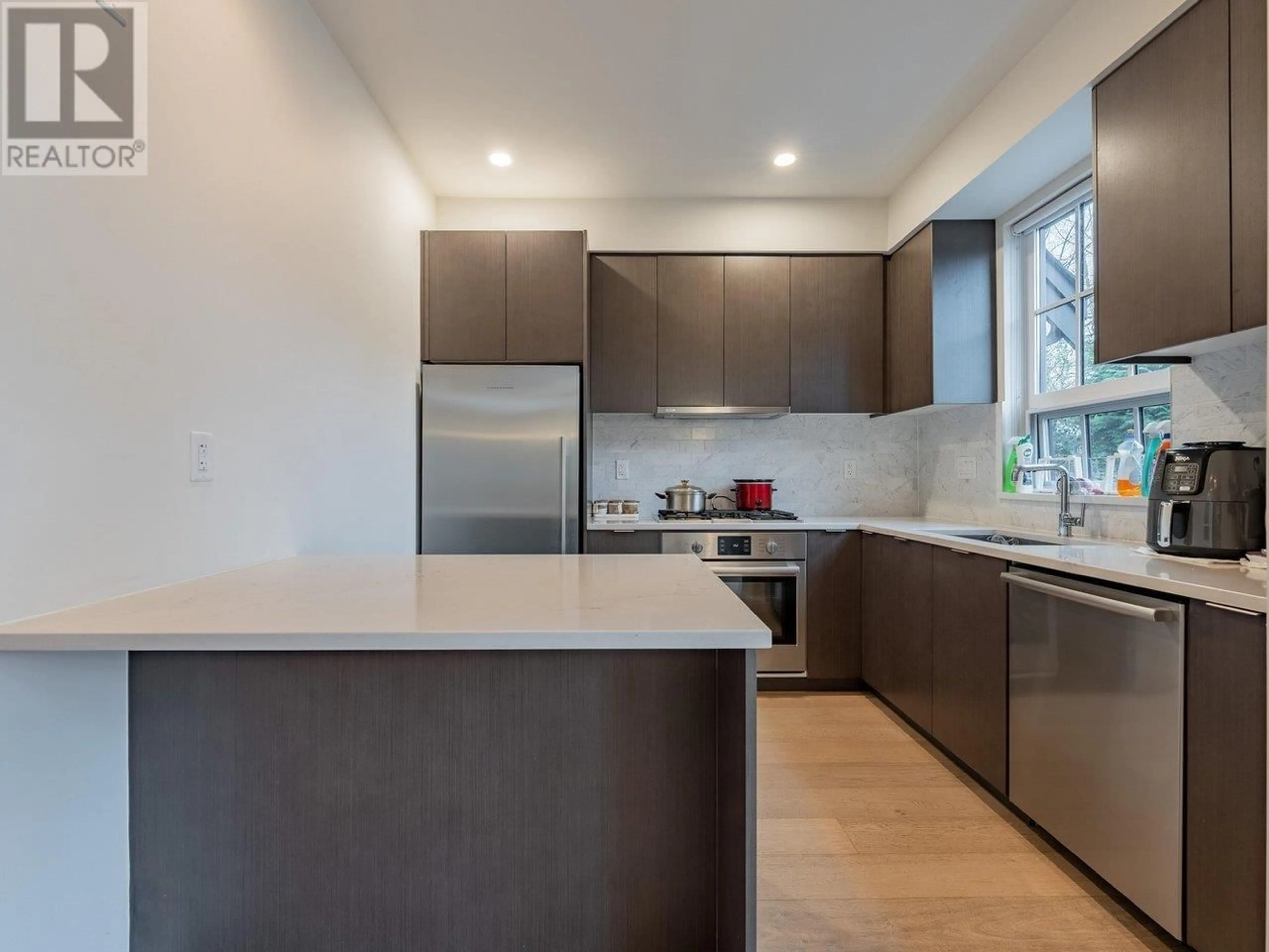 Open concept kitchen, unknown for 7903 OAK STREET, Vancouver British Columbia V6P4A6