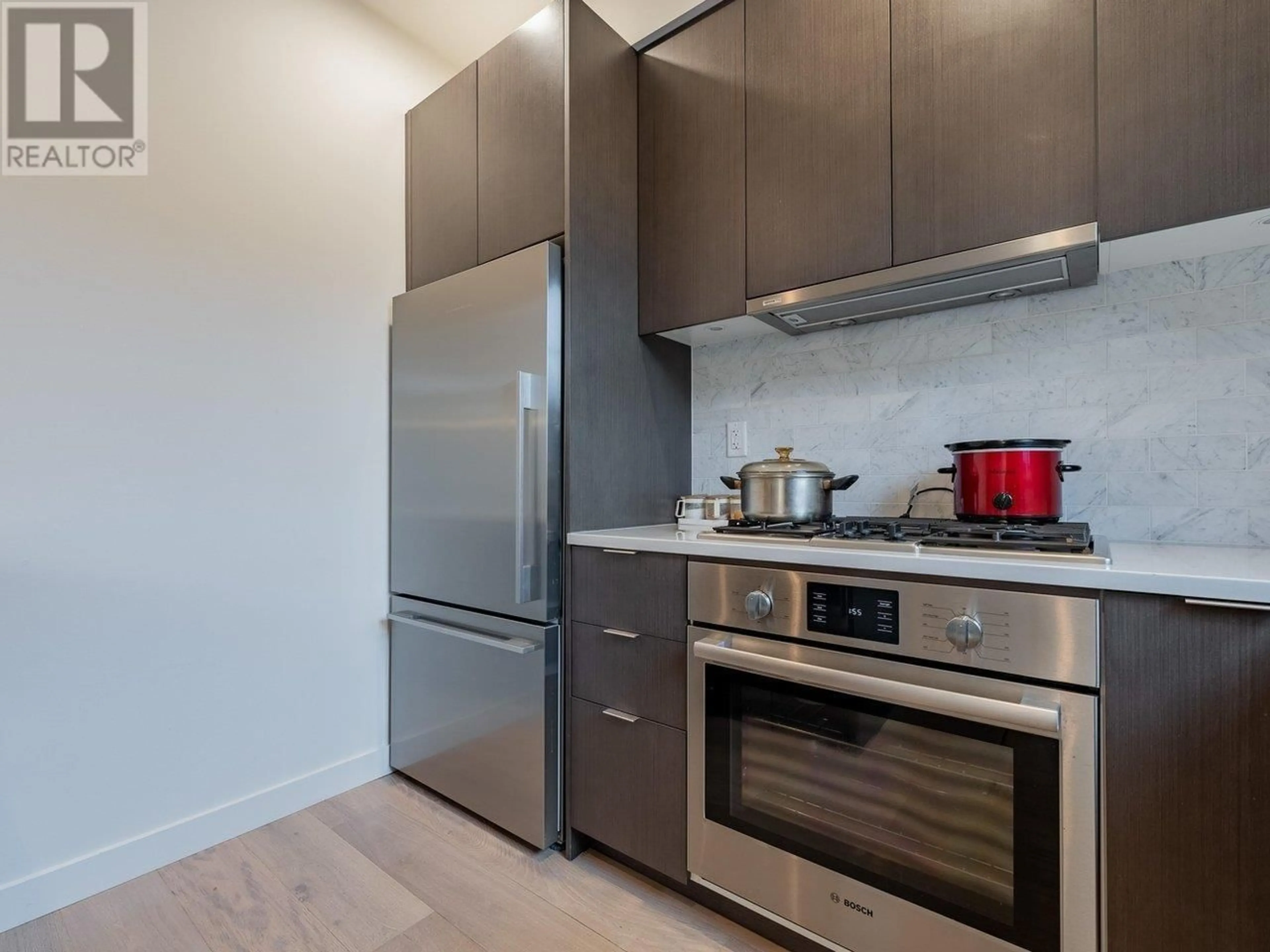 Standard kitchen, unknown for 7903 OAK STREET, Vancouver British Columbia V6P4A6