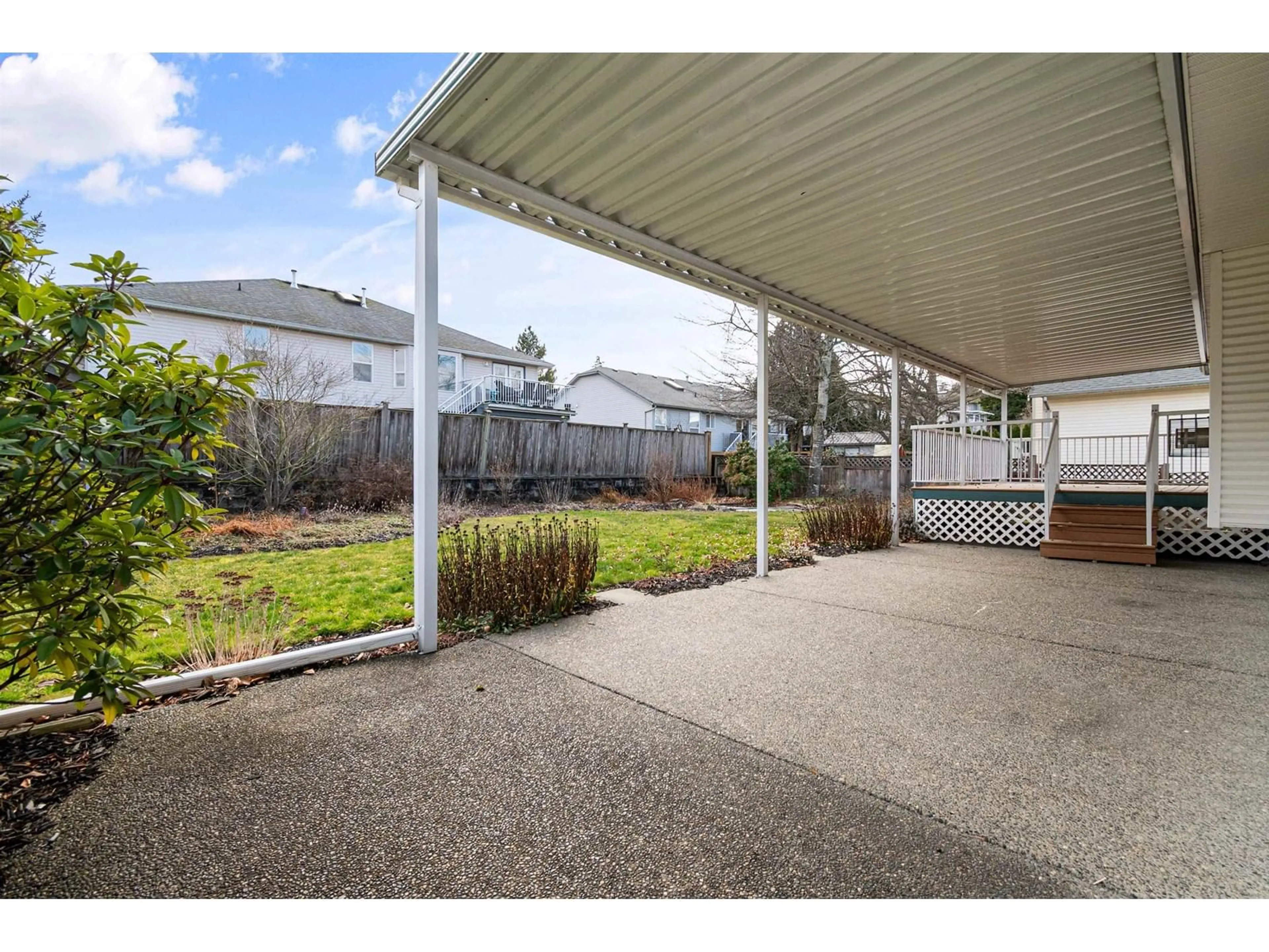 Patio, street for 5642 THORNHILL STREET, Chilliwack British Columbia V2R3Y7