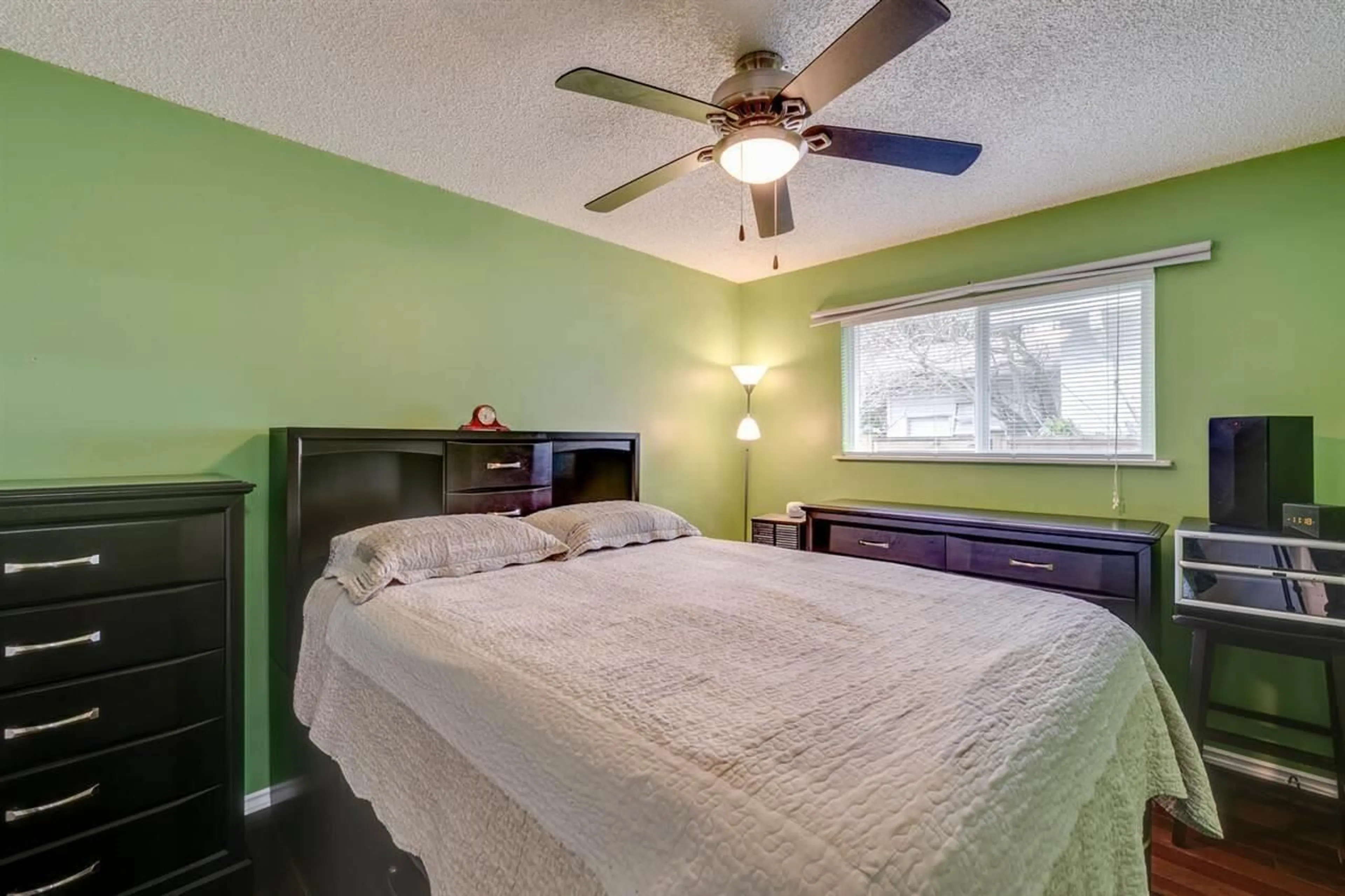 Bedroom with bed, wood/laminate floor for 8183 PHILBERT, Mission British Columbia V2V5N1