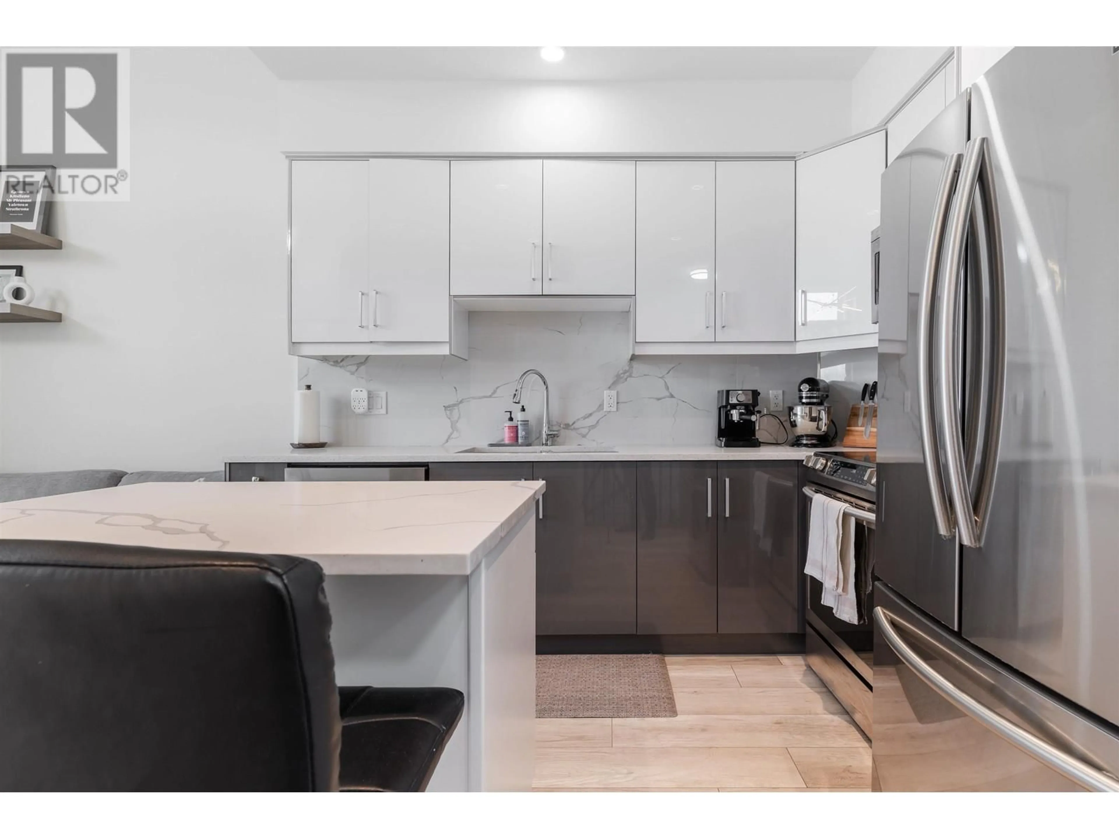 Open concept kitchen, unknown for 5009 CHAMBERS STREET, Vancouver British Columbia V5R3L8