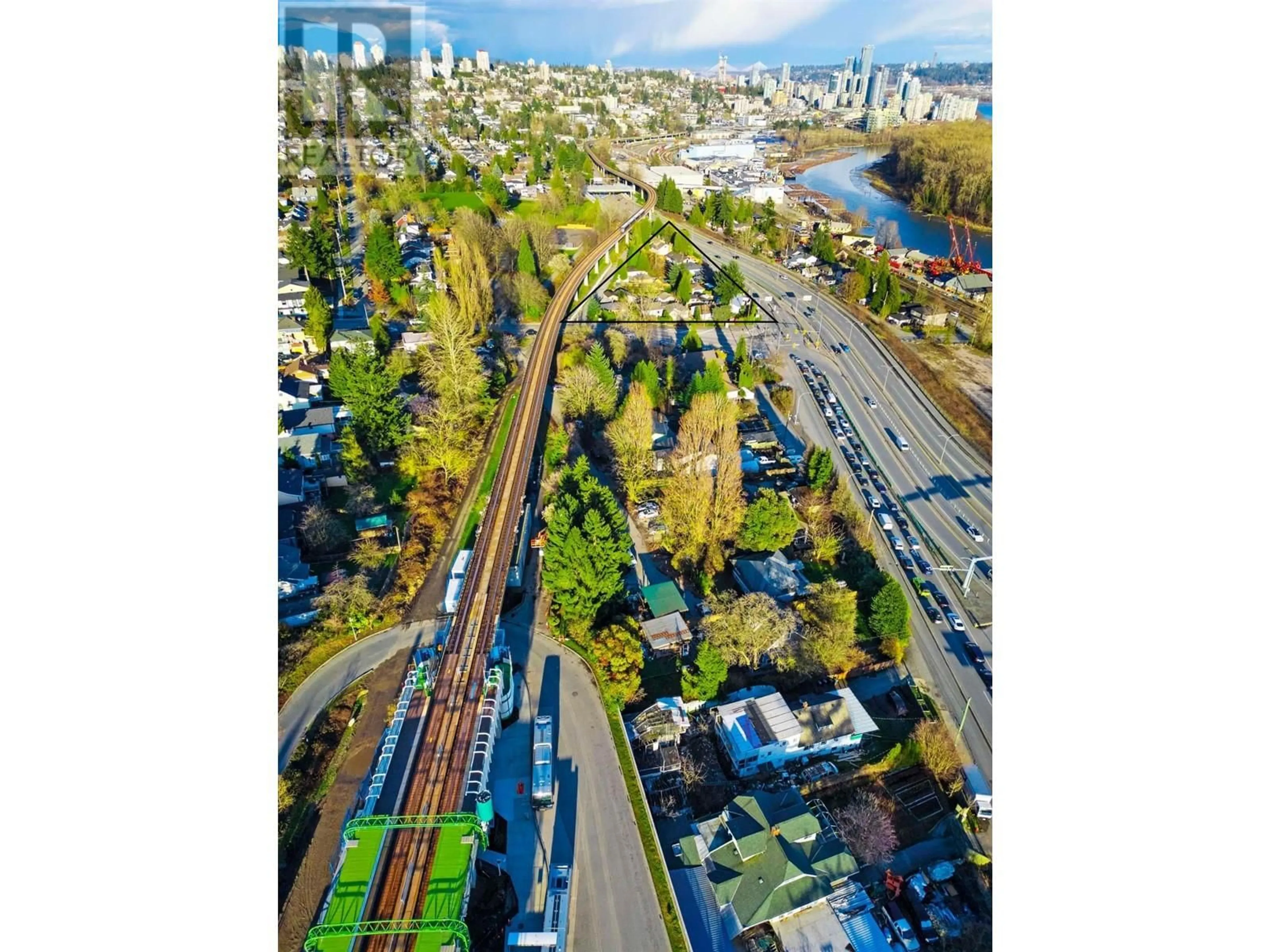 A pic from outside/outdoor area/front of a property/back of a property/a pic from drone, street for 1921 MARINE WAY, New Westminster British Columbia V3M2E4