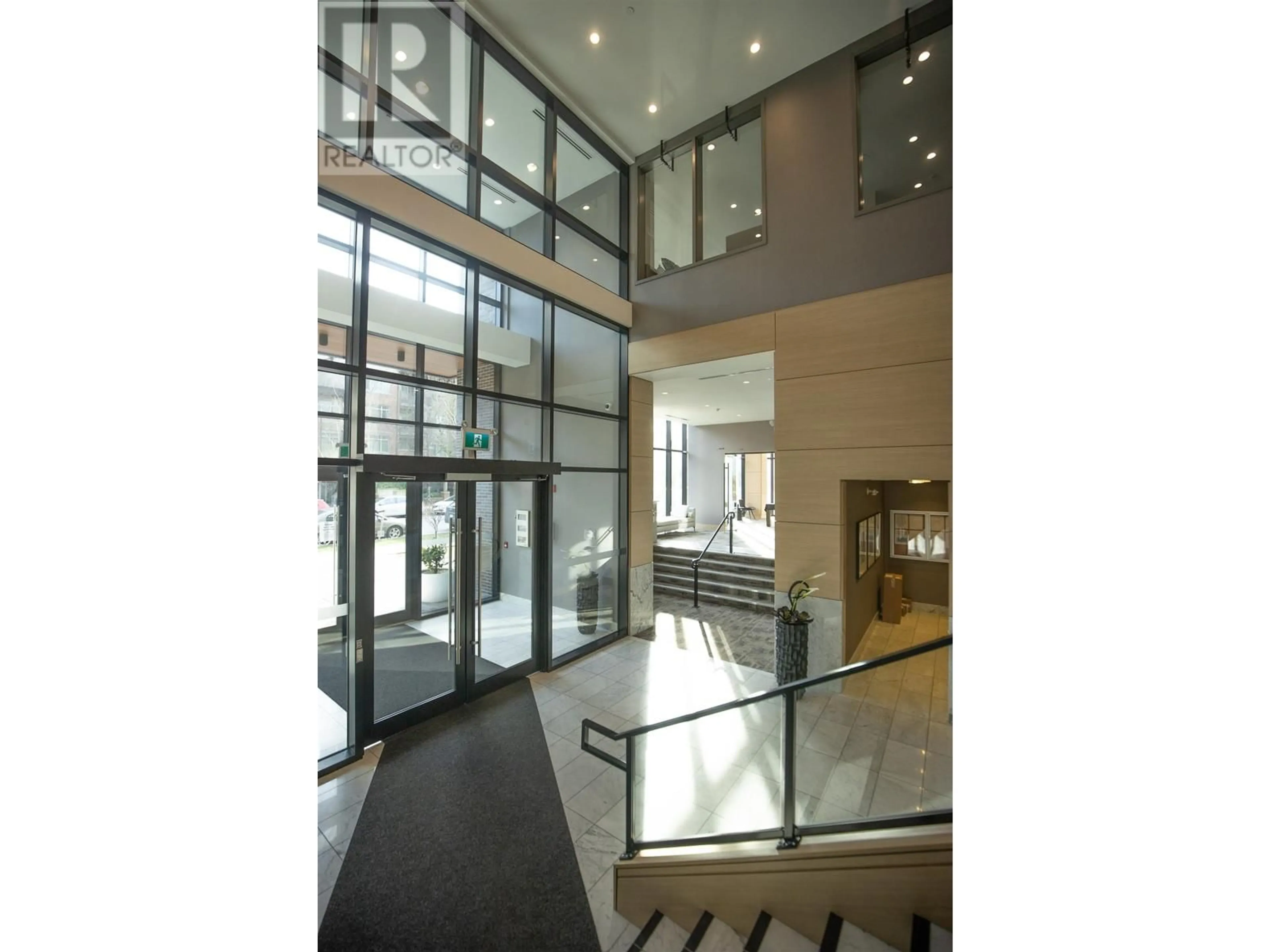 Indoor foyer for 402 - 9233 ODLIN ROAD, Richmond British Columbia V6X0V4