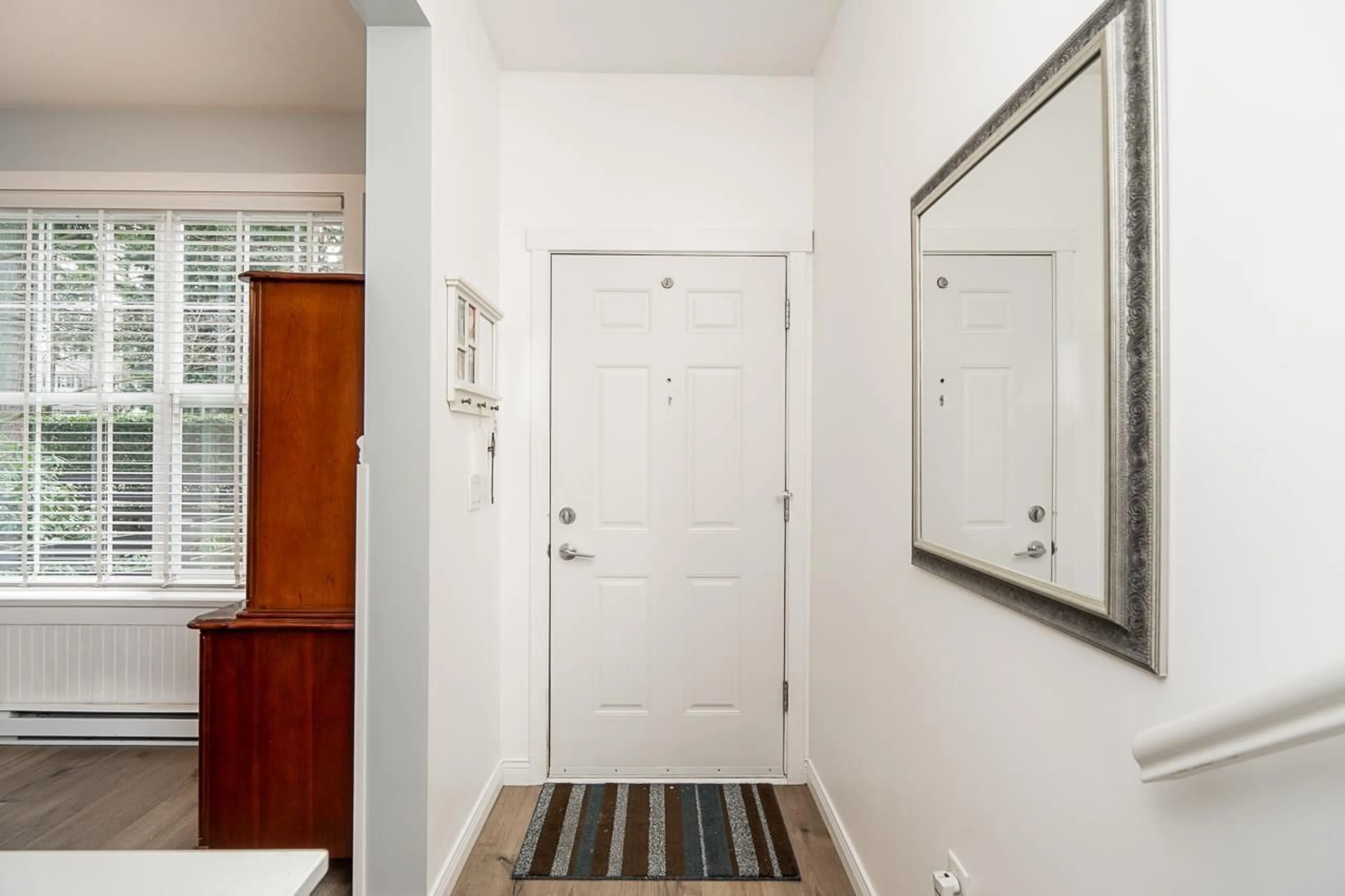 Indoor entryway for 84 - 15075 60, Surrey British Columbia V3S1S1