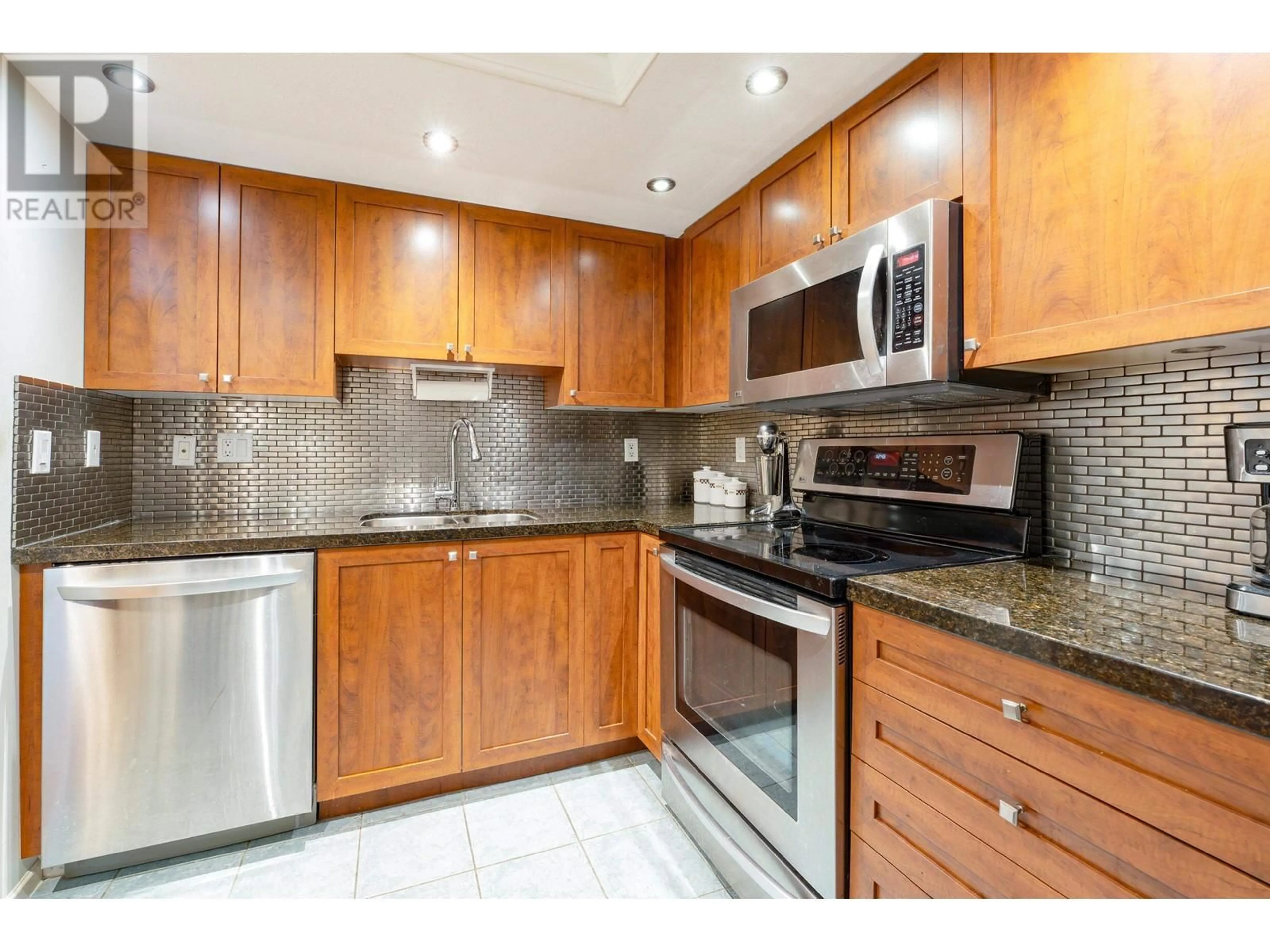 Standard kitchen, ceramic/tile floor for 202 - 200 NEWPORT DRIVE, Port Moody British Columbia V3H5B7