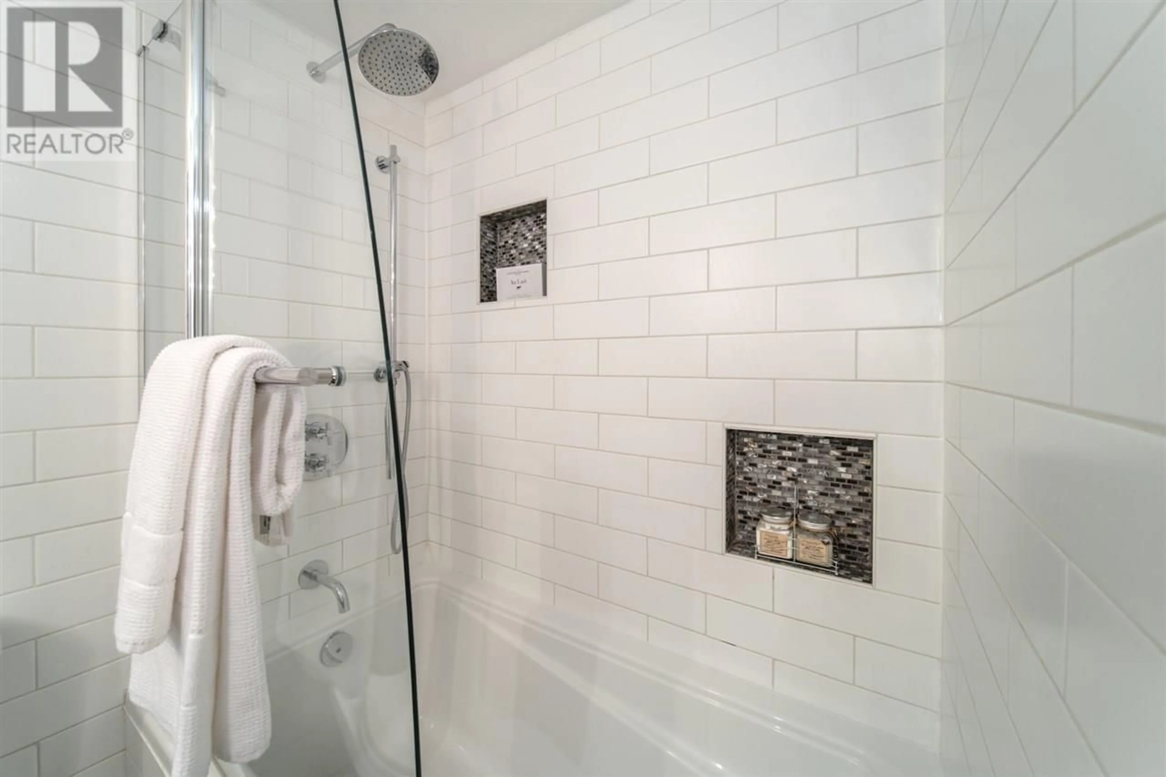 Contemporary bathroom, ceramic/tile floor for 201 2025 W 2ND AVENUE, Vancouver British Columbia V6J1J6