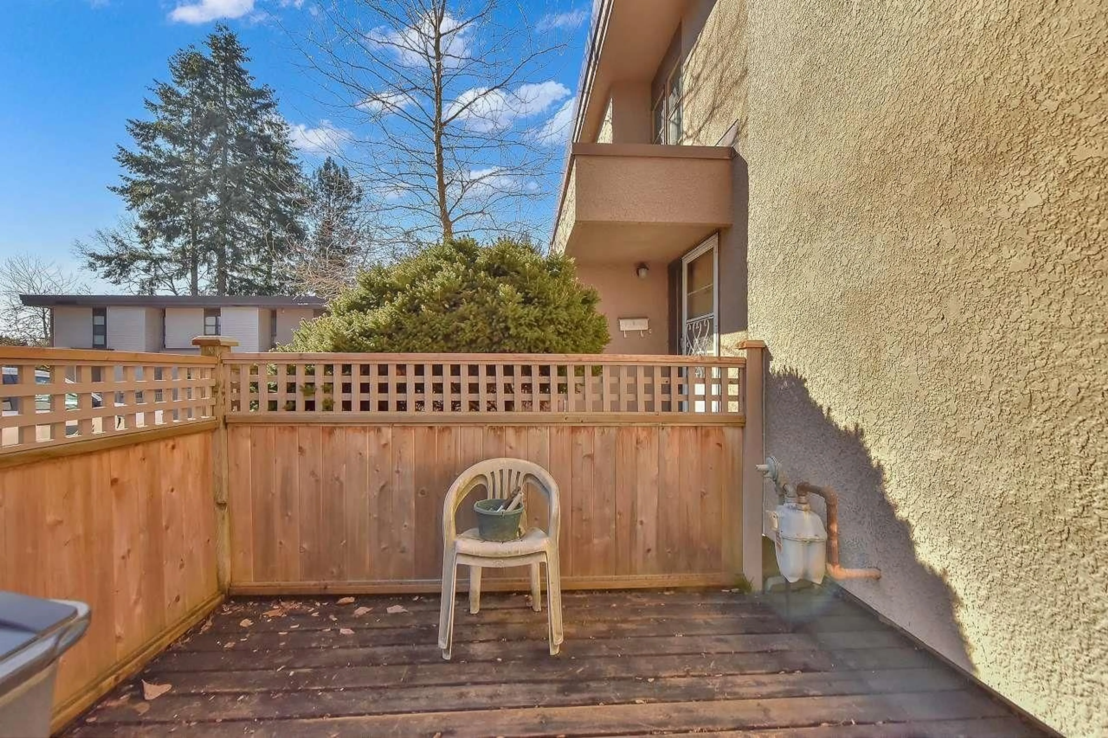 Patio, unknown for 33 13795 102 AVENUE, Surrey British Columbia V3T1N9