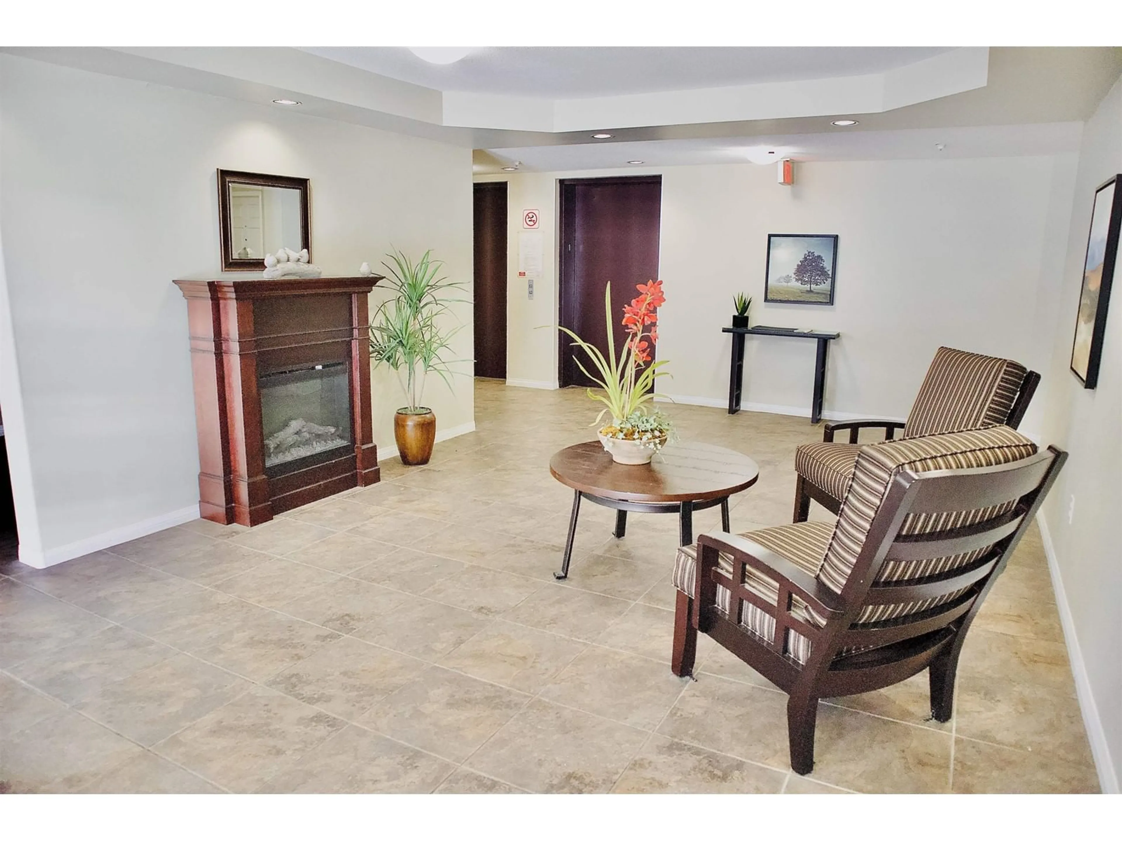 Lobby for 306 - 15241 18, Surrey British Columbia V4A1W9