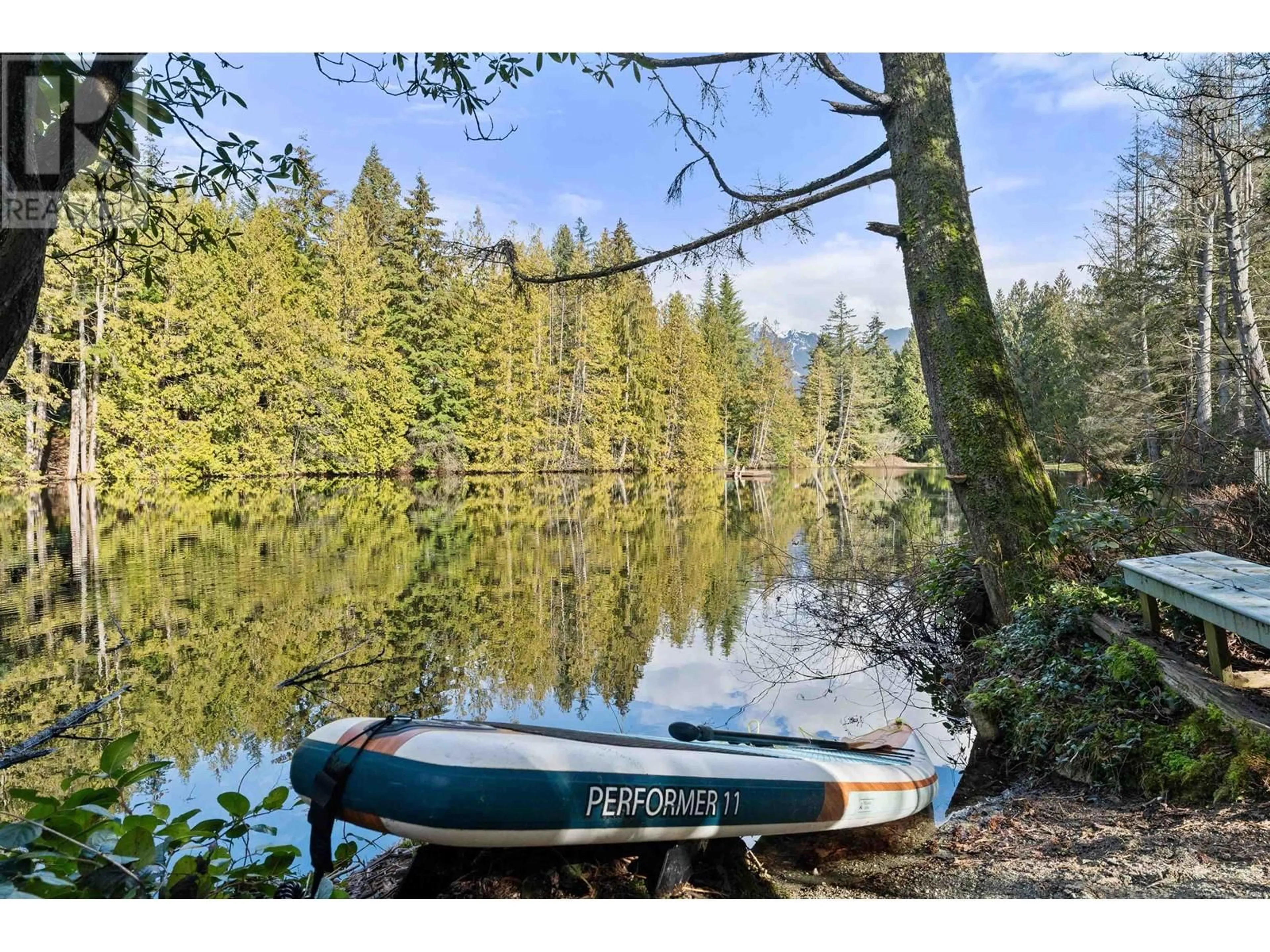 A pic of a room for 945 GROVELAND ROAD, West Vancouver British Columbia V7S1Y9