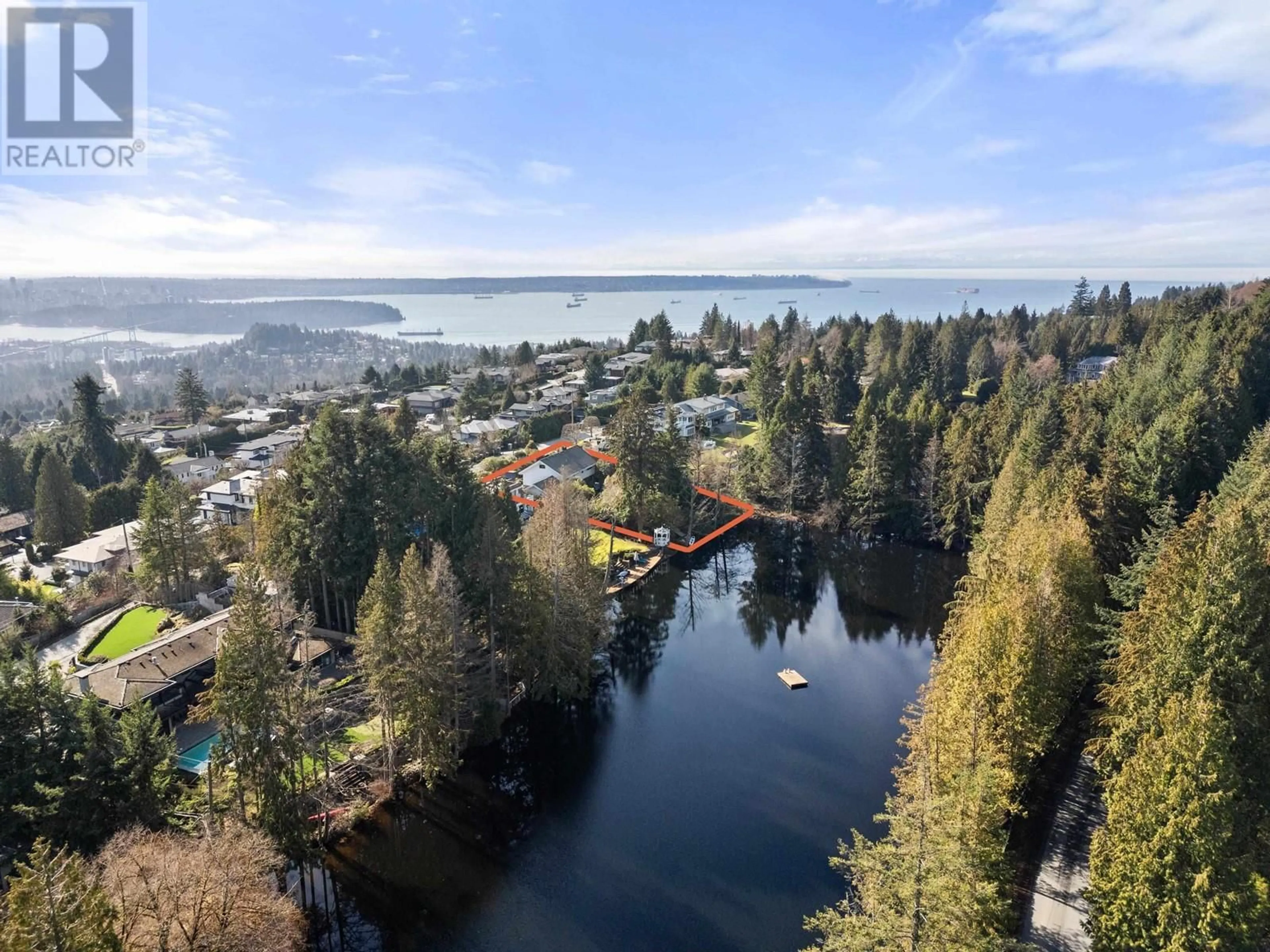 A pic from outside/outdoor area/front of a property/back of a property/a pic from drone, water/lake/river/ocean view for 945 GROVELAND ROAD, West Vancouver British Columbia V7S1Y9