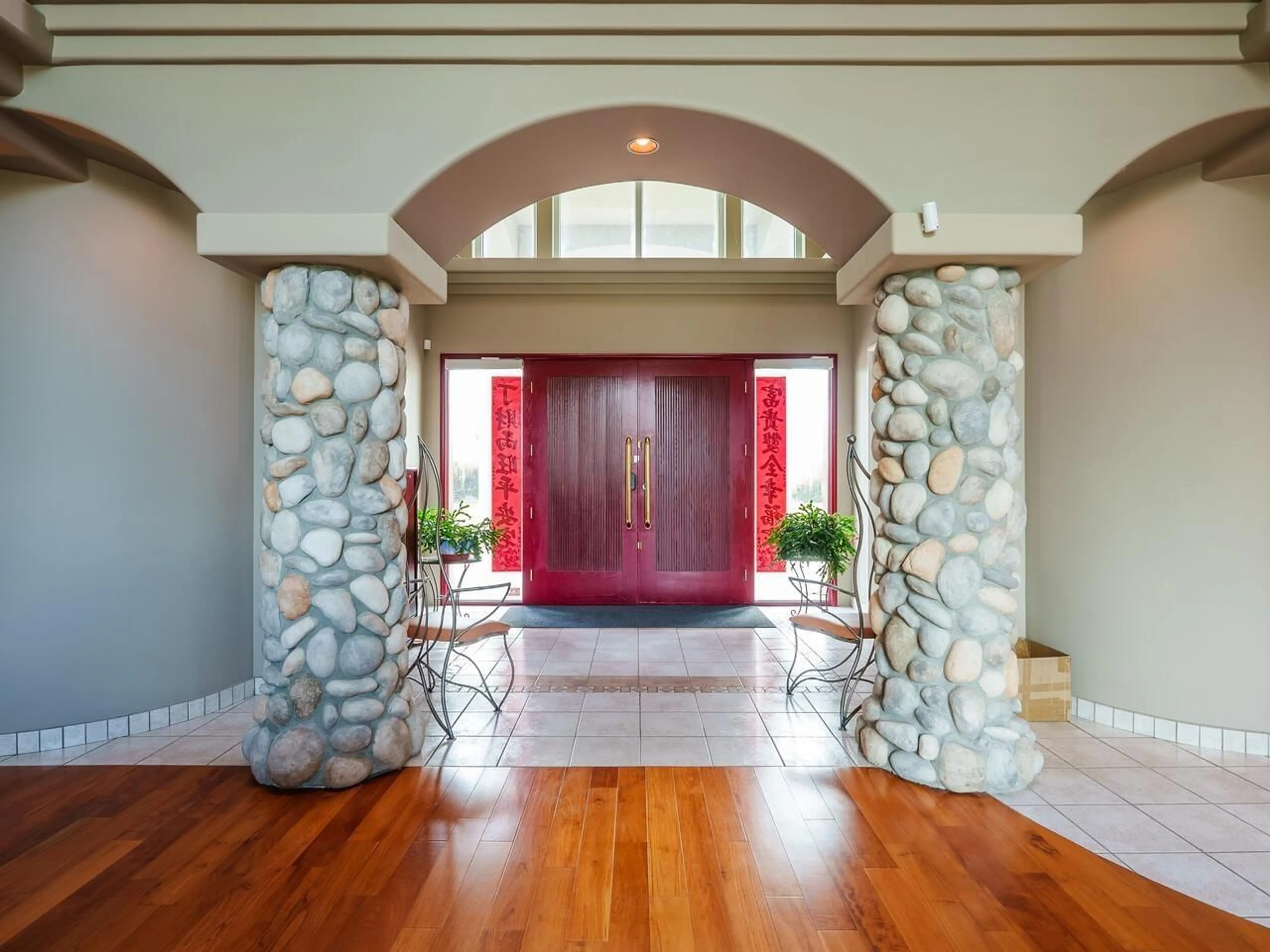 Indoor entryway for 2580 210, Langley British Columbia V2Z2A9