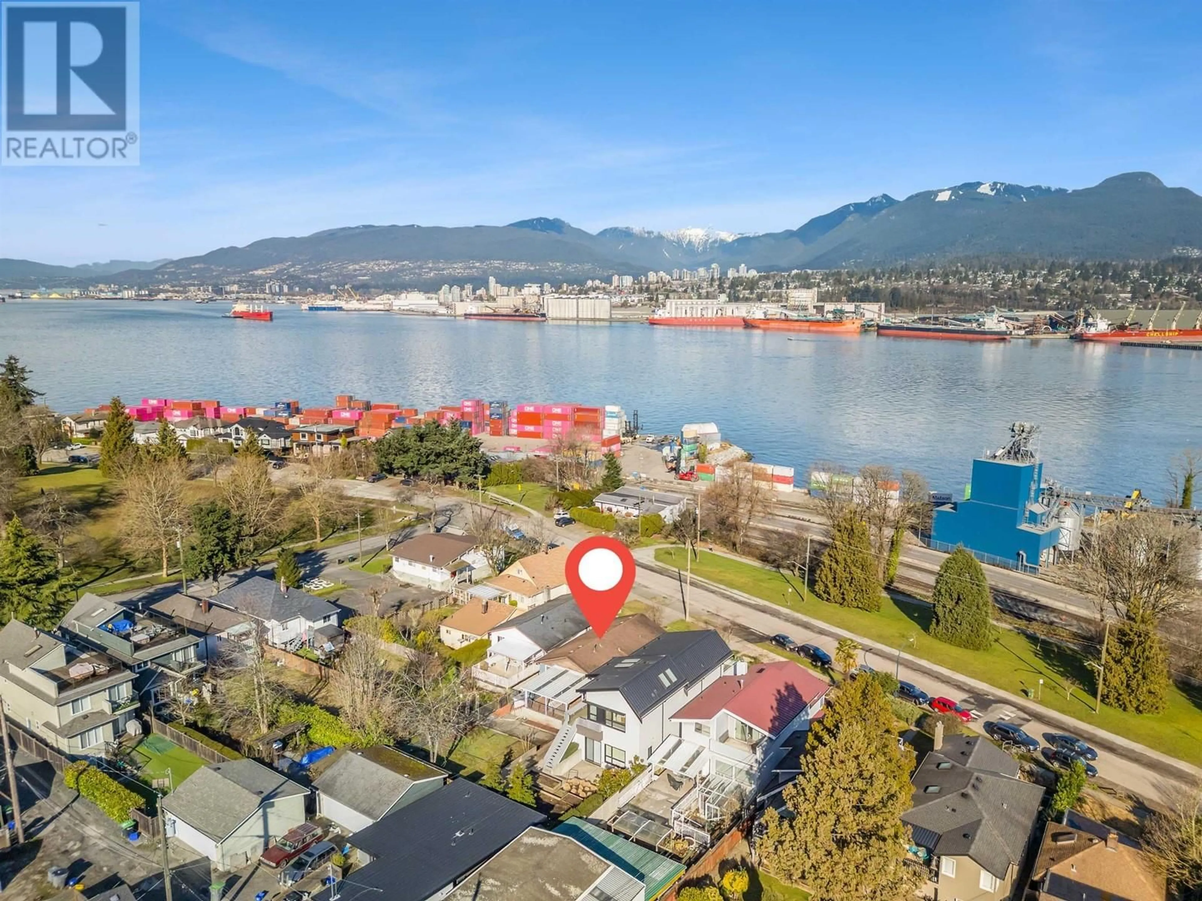 A pic from outside/outdoor area/front of a property/back of a property/a pic from drone, water/lake/river/ocean view for 2728 WALL STREET, Vancouver British Columbia V5K1A9