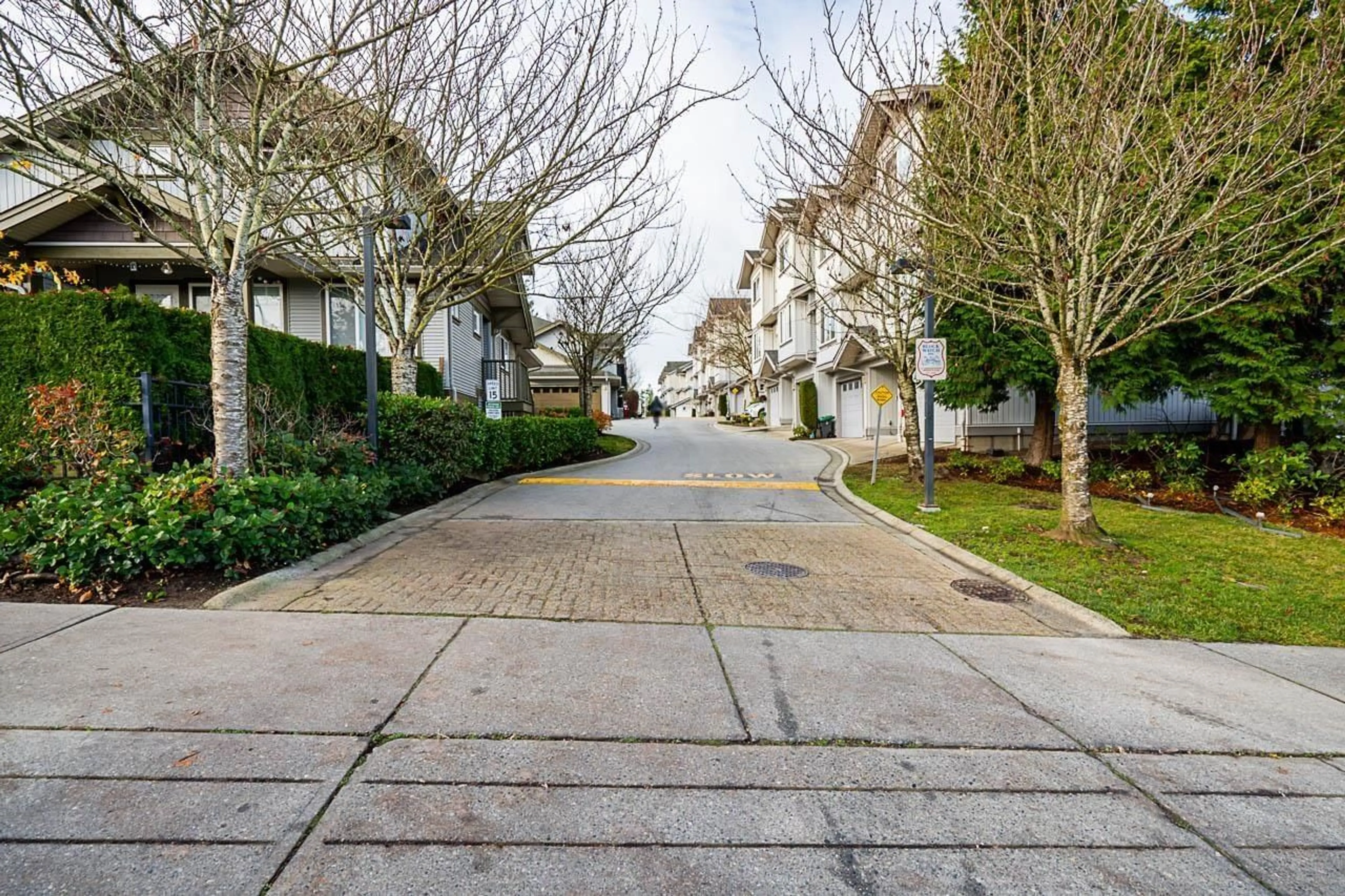 Patio, street for 27 - 12040 68, Surrey British Columbia V3W1P5