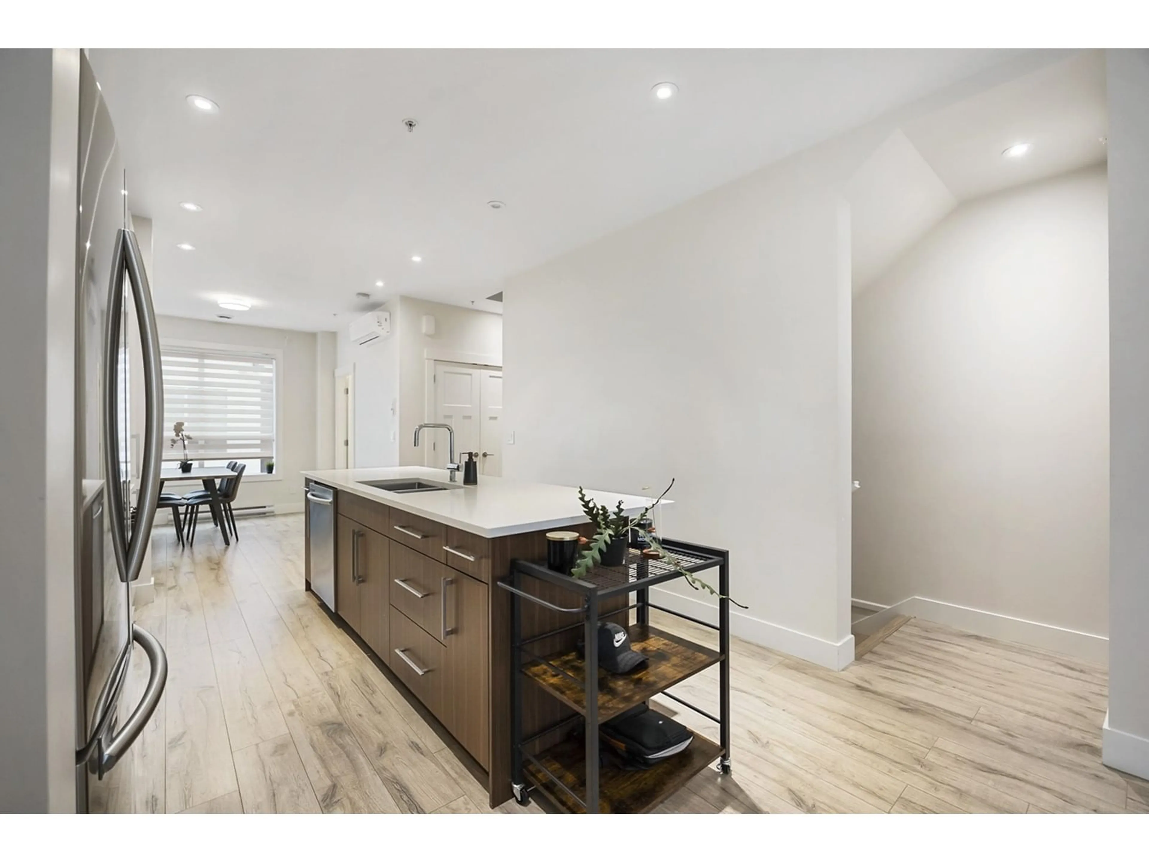 Open concept kitchen, unknown for 3 - 5475 199A, Langley British Columbia V3A1J7