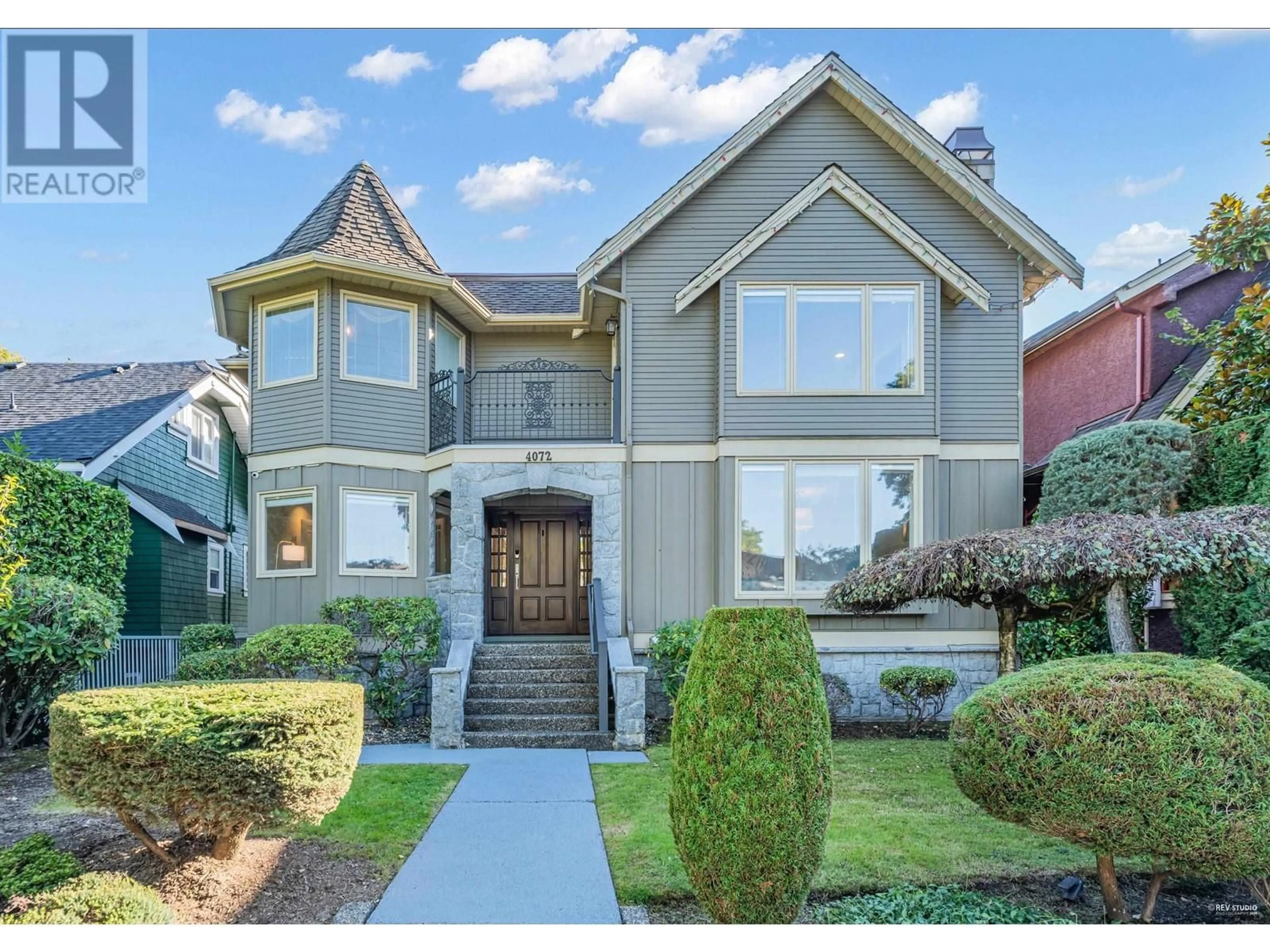 Home with vinyl exterior material, street for 4072 11TH AVENUE, Vancouver British Columbia V6R2L3