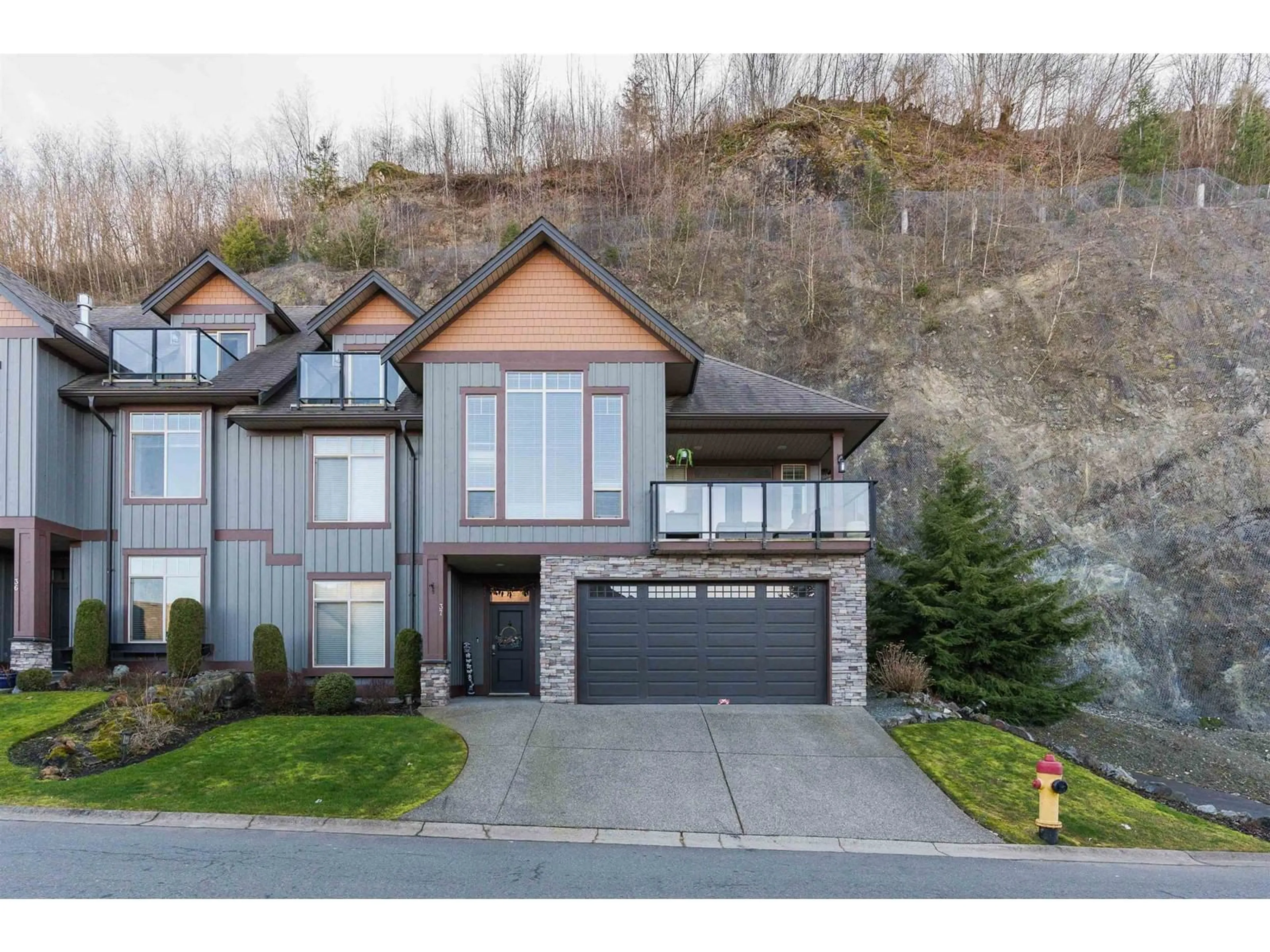 A pic from outside/outdoor area/front of a property/back of a property/a pic from drone, mountain view for 37 - 43540 ALAMEDA DRIVE, Chilliwack British Columbia V2R0J9