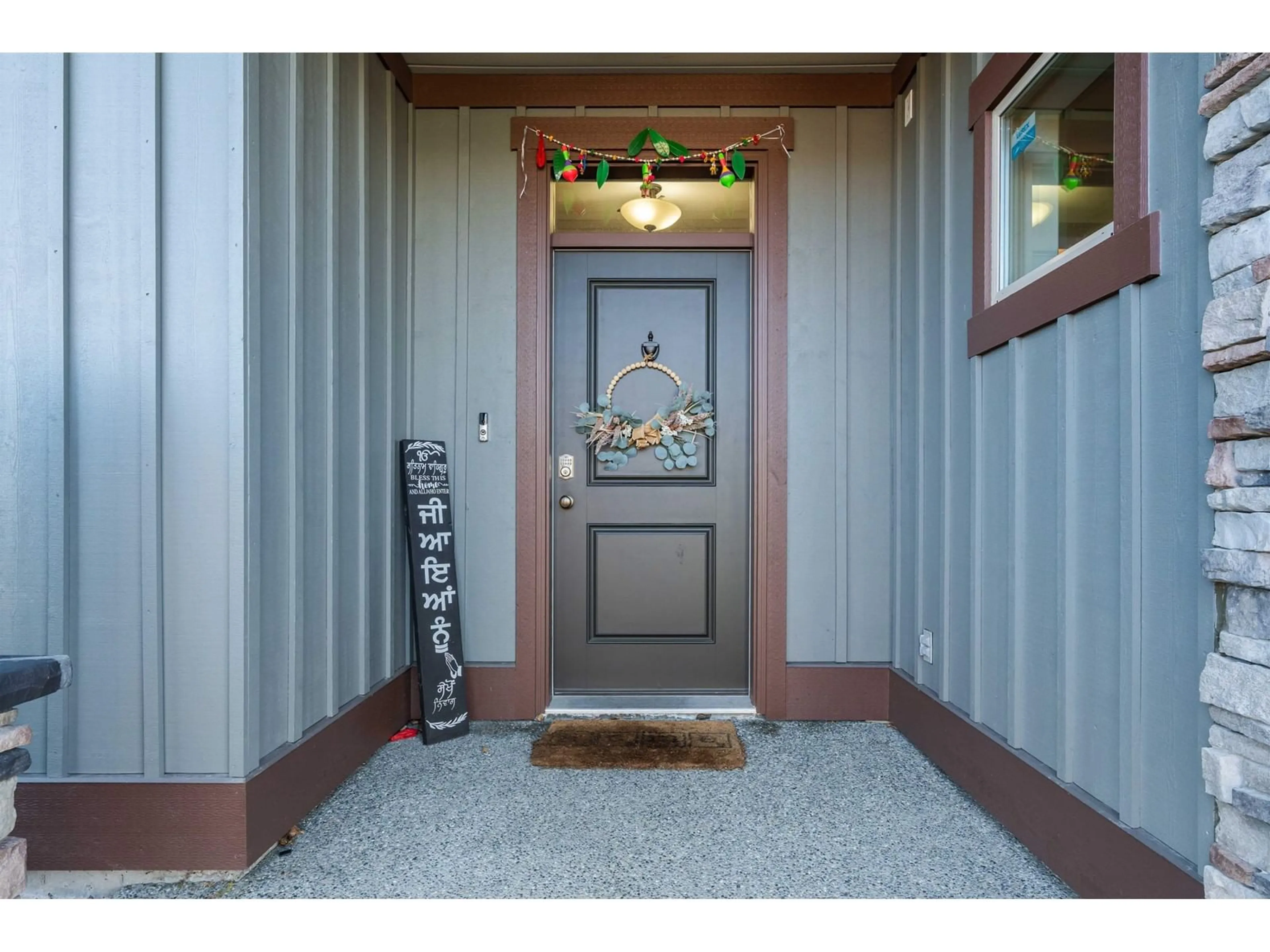 Indoor entryway for 37 - 43540 ALAMEDA DRIVE, Chilliwack British Columbia V2R0J9