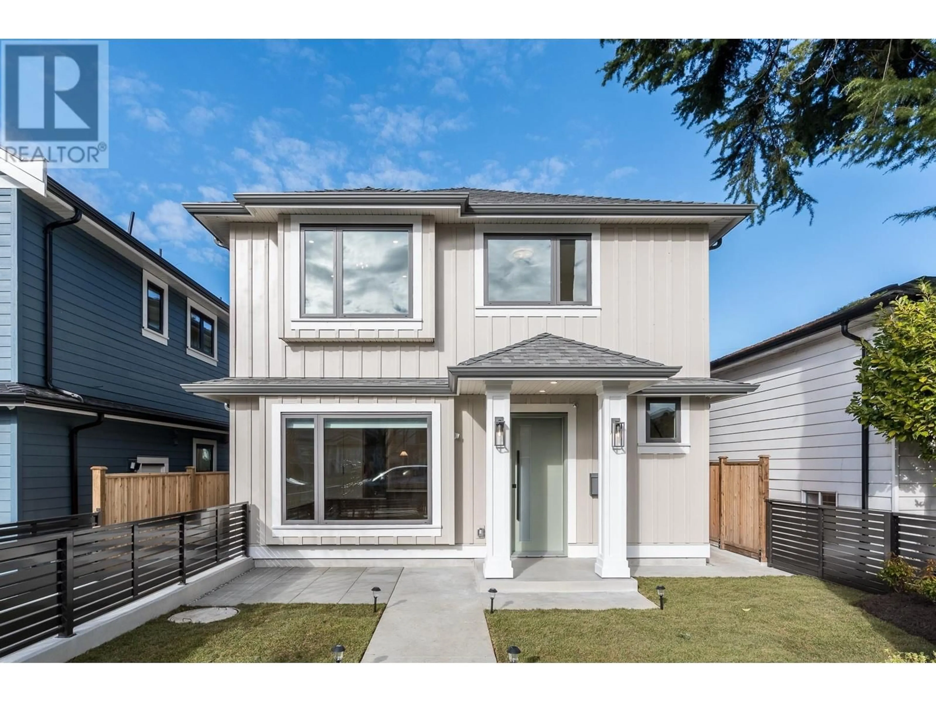 Home with vinyl exterior material, street for 2 - 3133 19TH AVENUE, Vancouver British Columbia V5M2T2