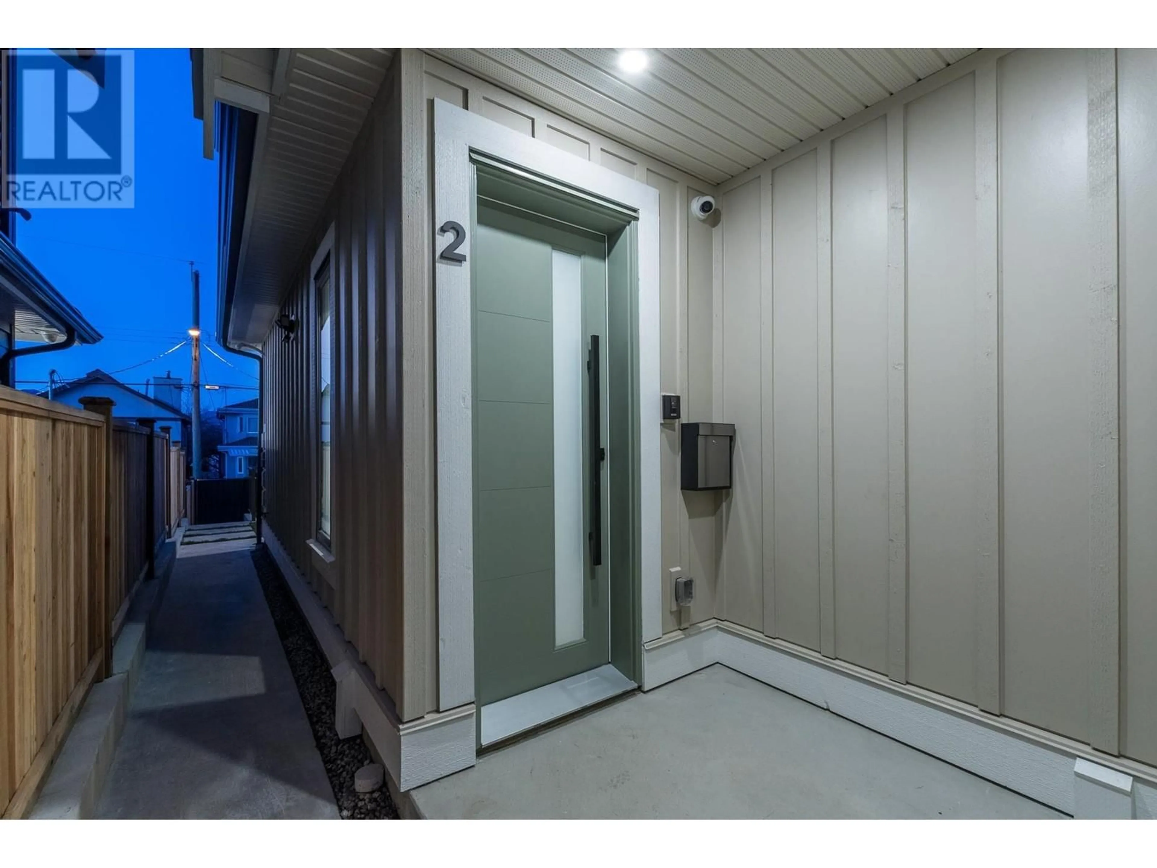 Unknown for 2 - 3133 19TH AVENUE, Vancouver British Columbia V5M2T2