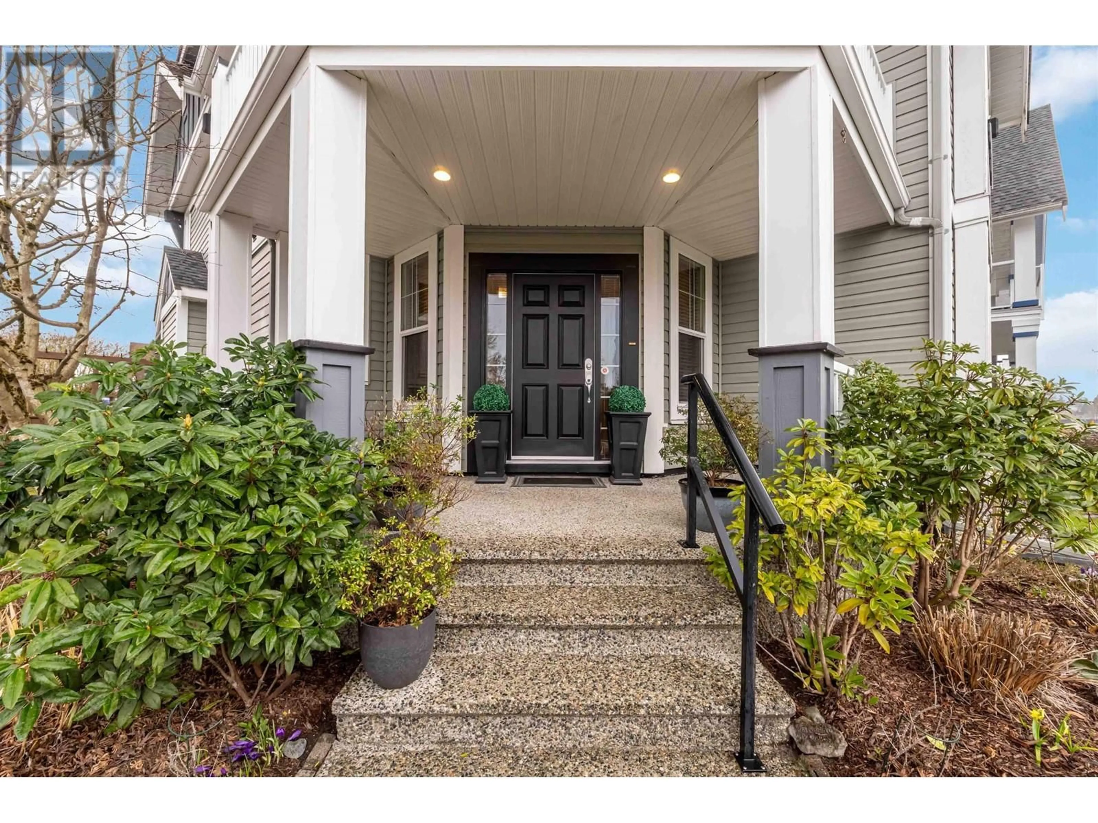 Indoor entryway for 11151 CARTER CLOSE, Pitt Meadows British Columbia V3Y0B4