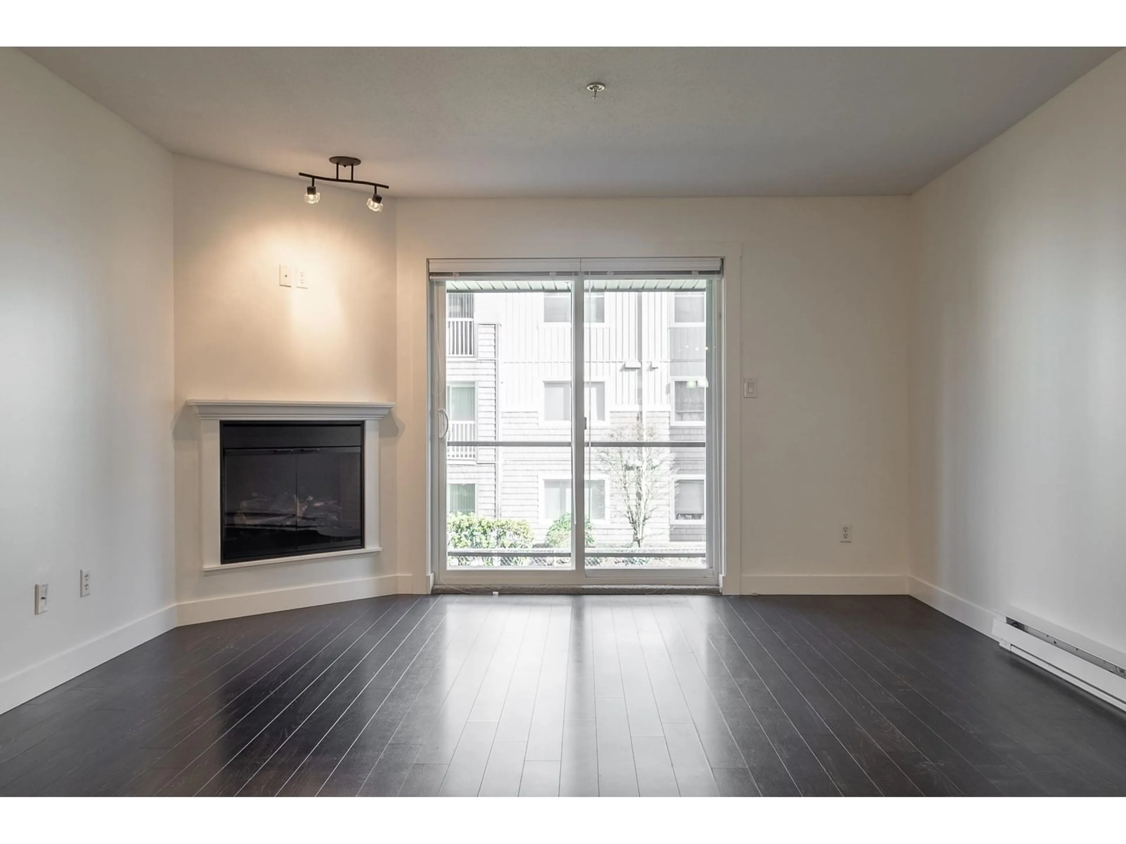 A pic of a room for 204 - 2038 SANDALWOOD, Abbotsford British Columbia V2S3H6