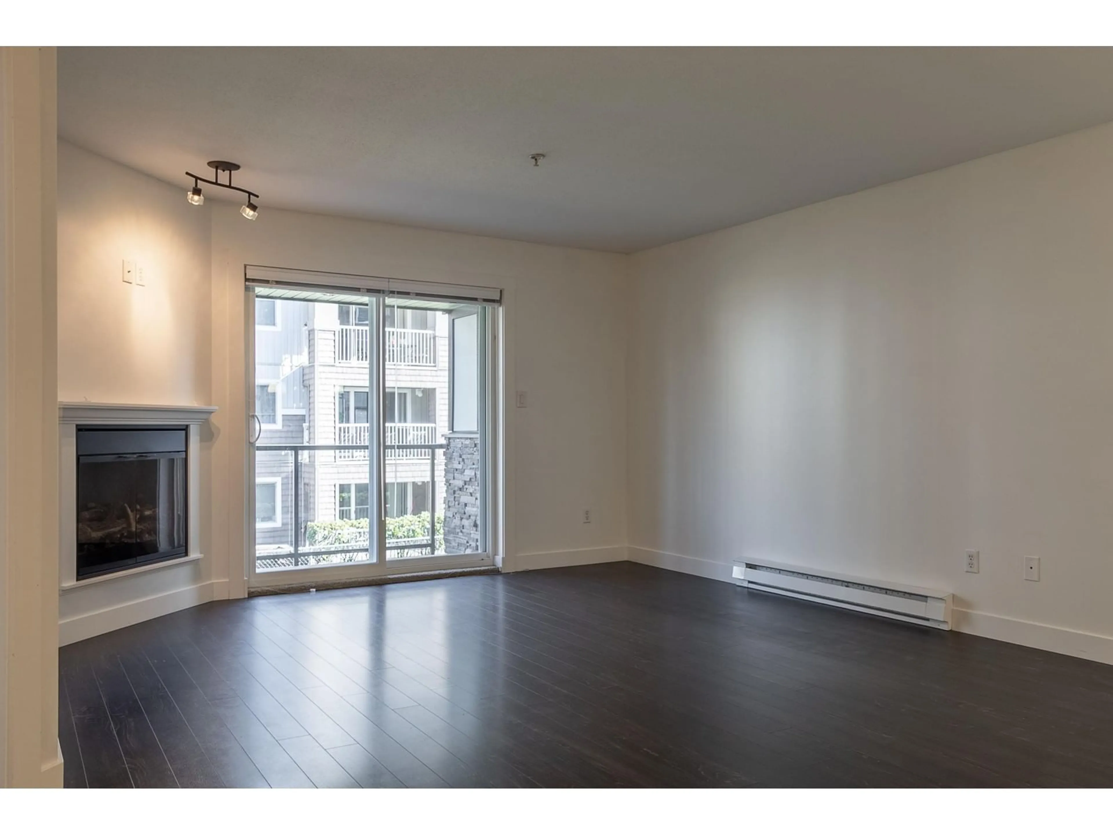 A pic of a room for 204 - 2038 SANDALWOOD, Abbotsford British Columbia V2S3H6