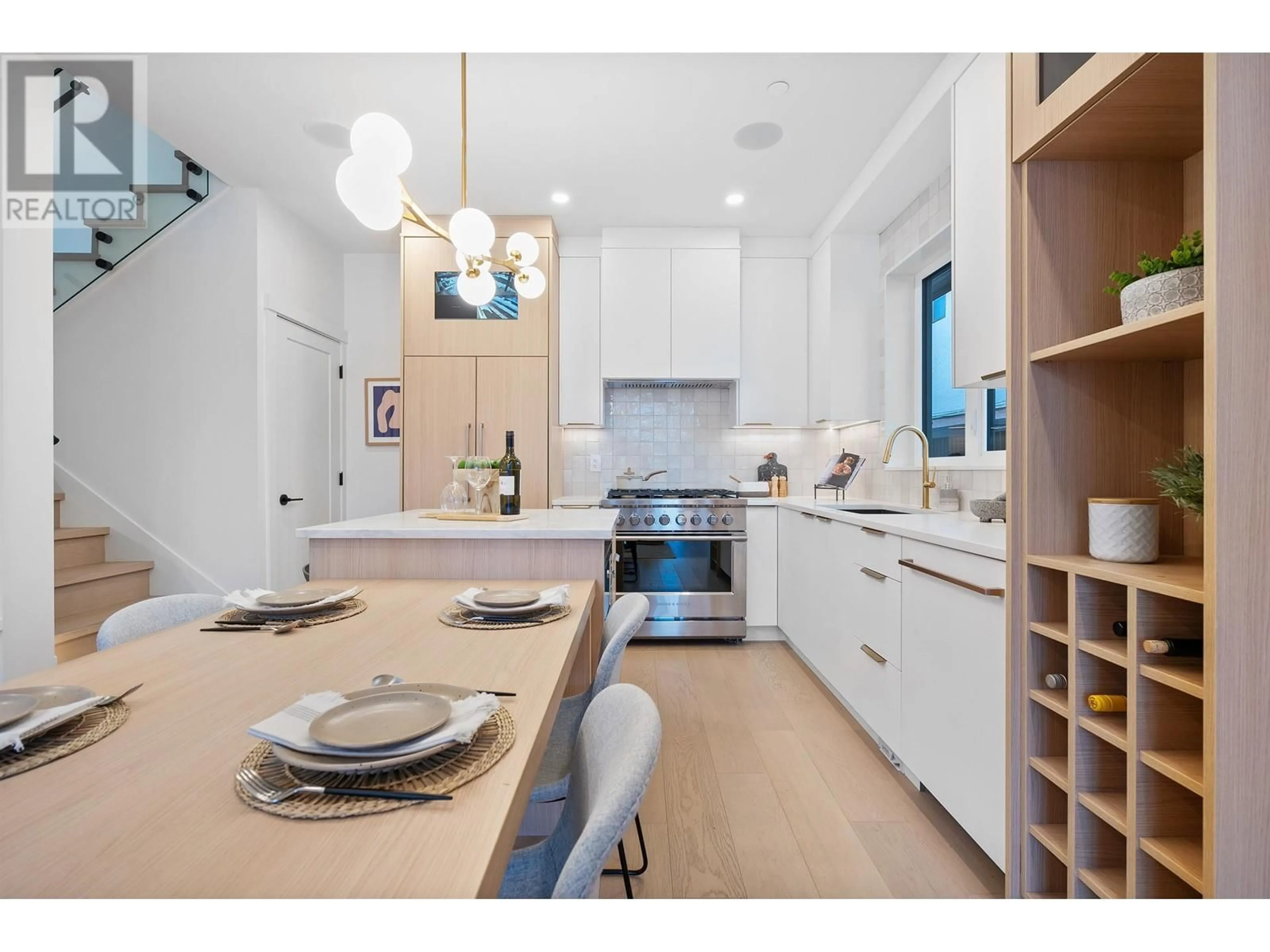 Open concept kitchen, unknown for 1 462 E 19TH AVENUE, Vancouver British Columbia V5V1J7