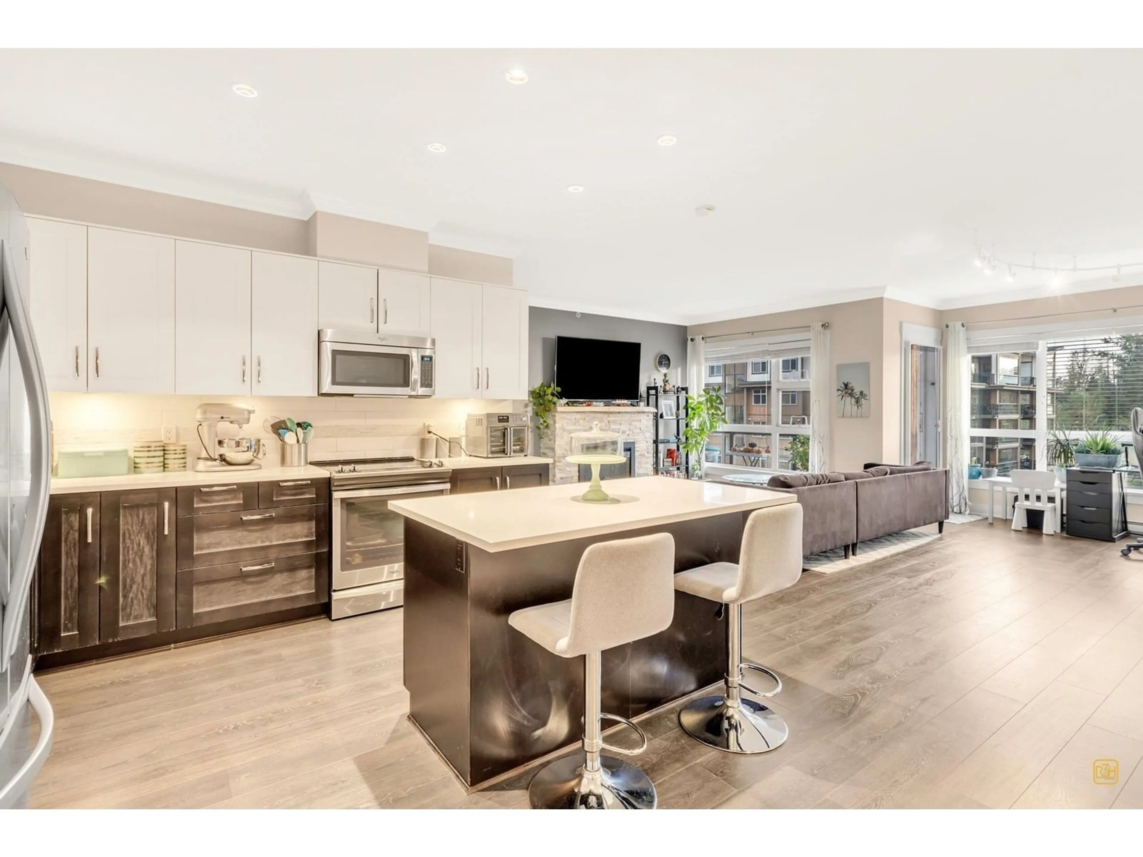 Open concept kitchen, unknown for 419 - 20728 WILLOUGHBY TOWN CENTRE, Langley British Columbia V2Y0P3