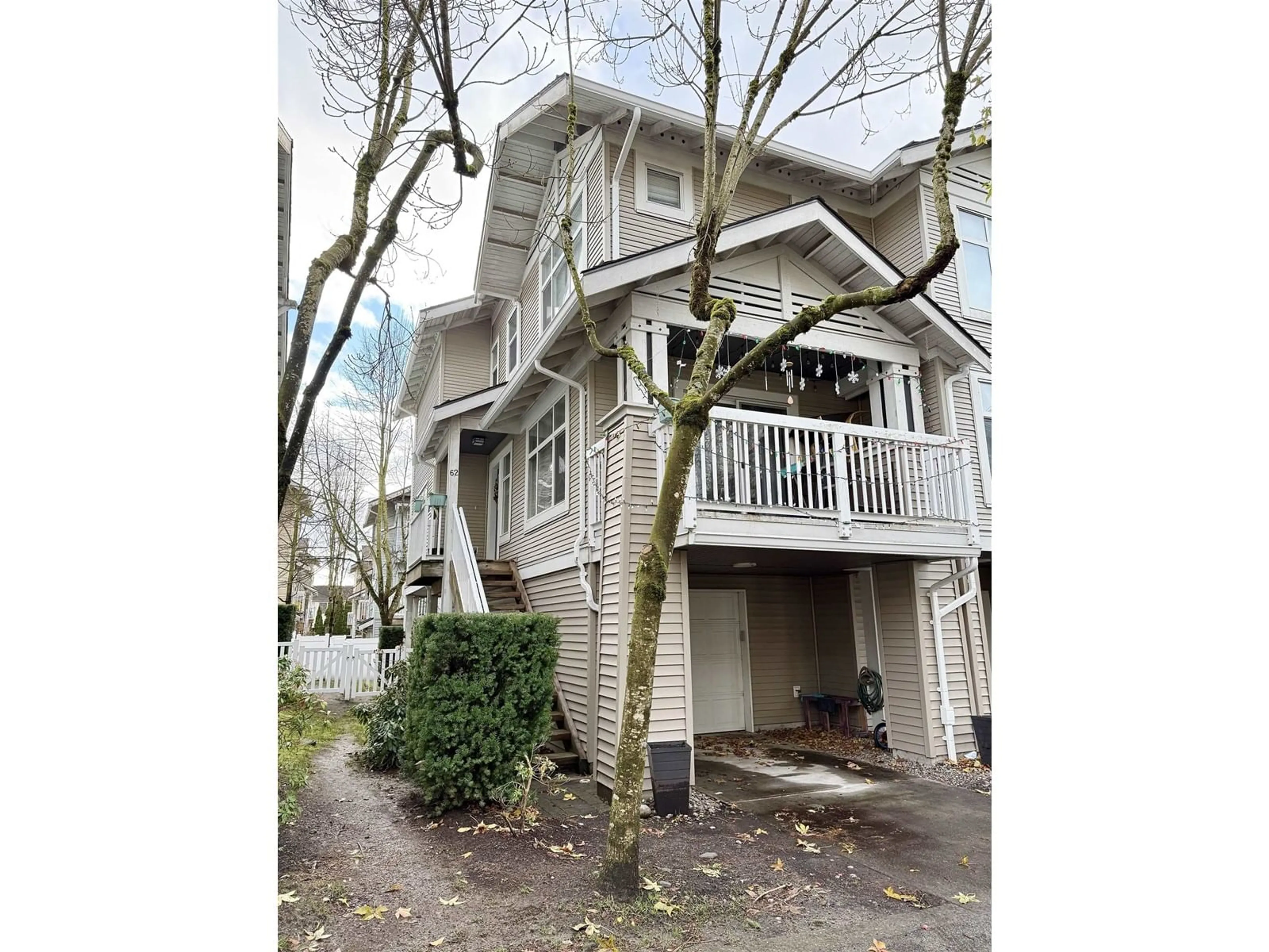 Home with vinyl exterior material, street for 62 - 7179 201, Langley British Columbia V2Y2Y9