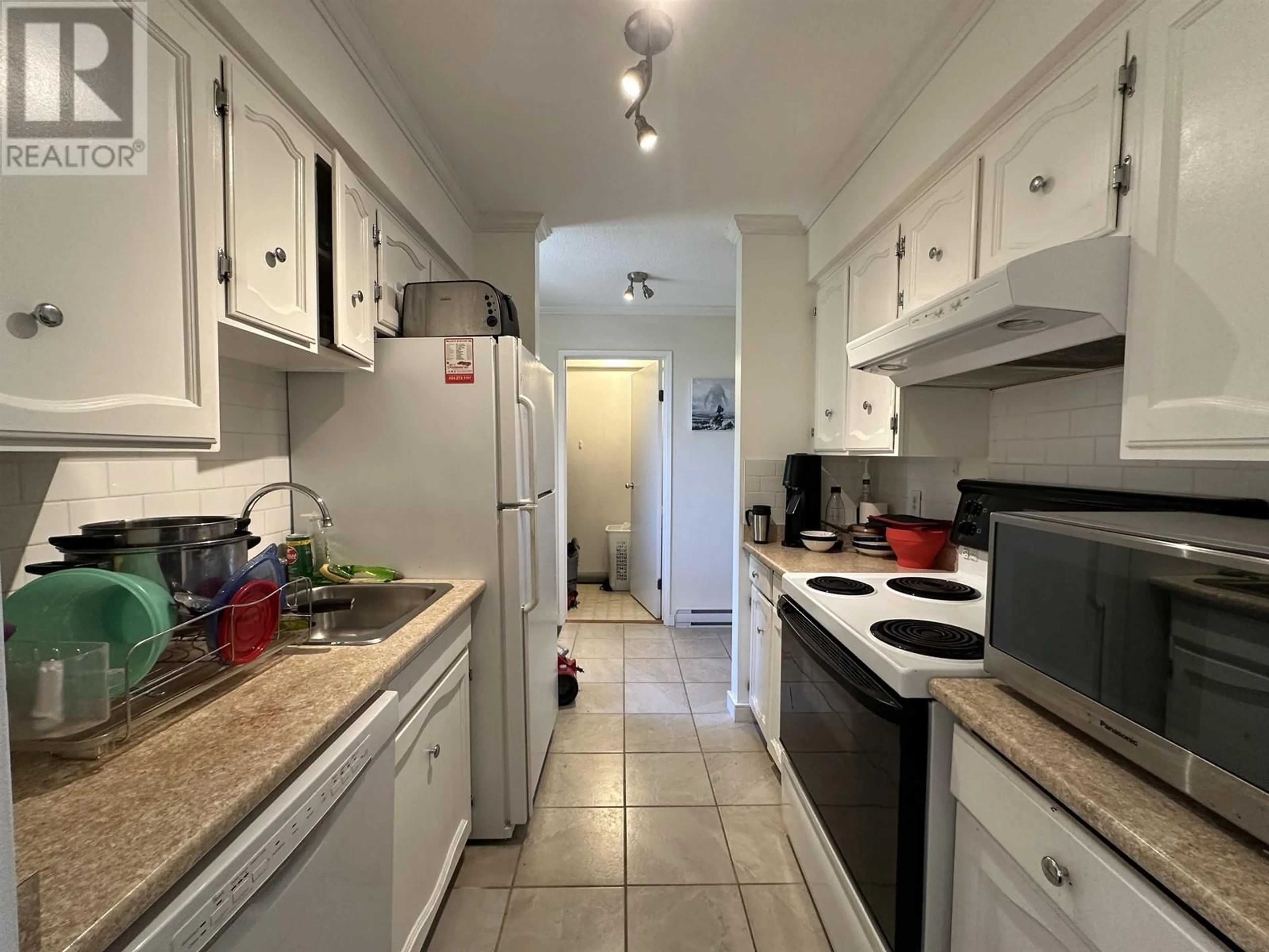 Standard kitchen, unknown for 304 - 7851 NO. 1 ROAD, Richmond British Columbia V7C1T7