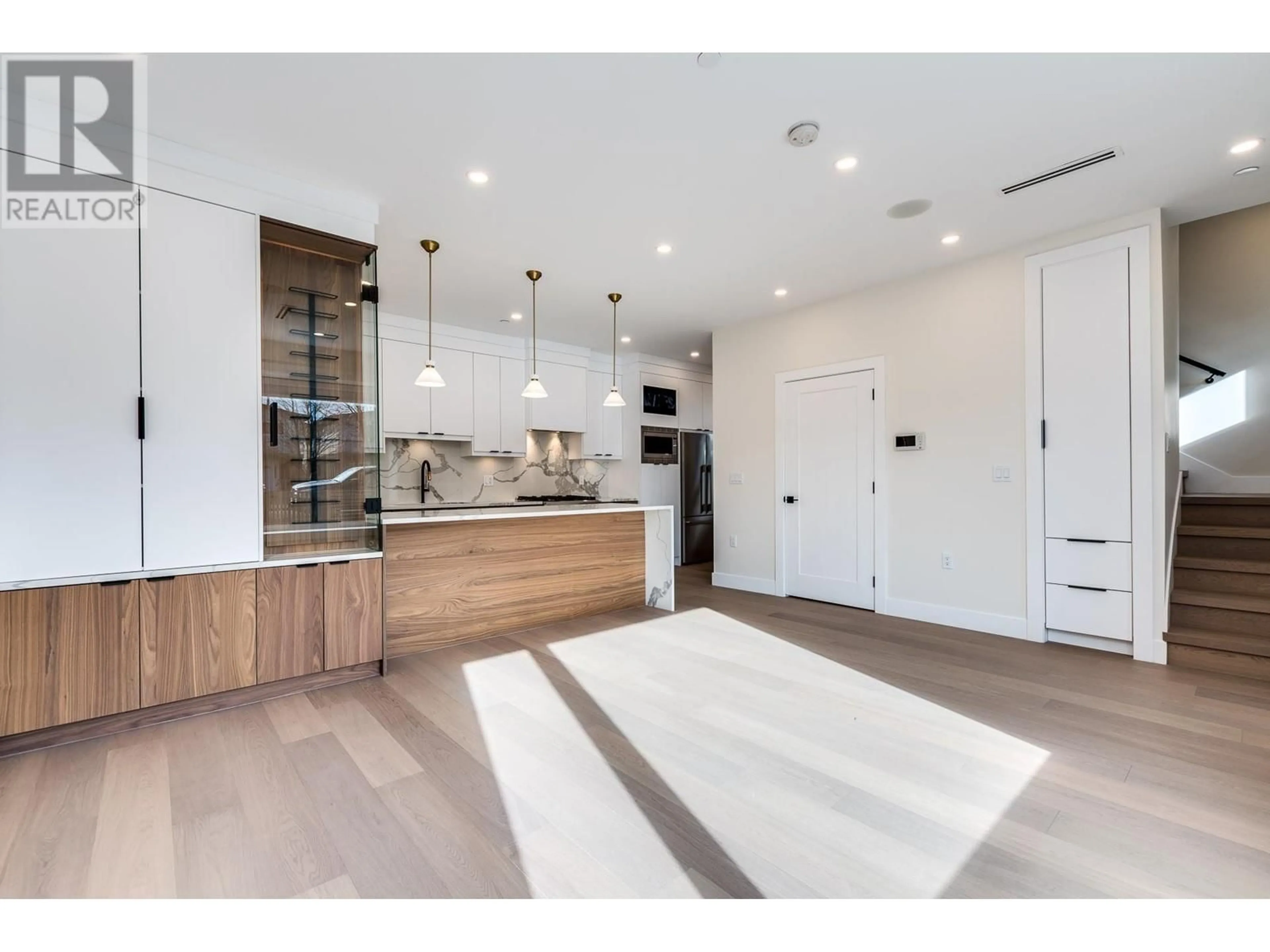 Open concept kitchen, unknown for 1 - 3133 19TH AVENUE, Vancouver British Columbia V5M2T2