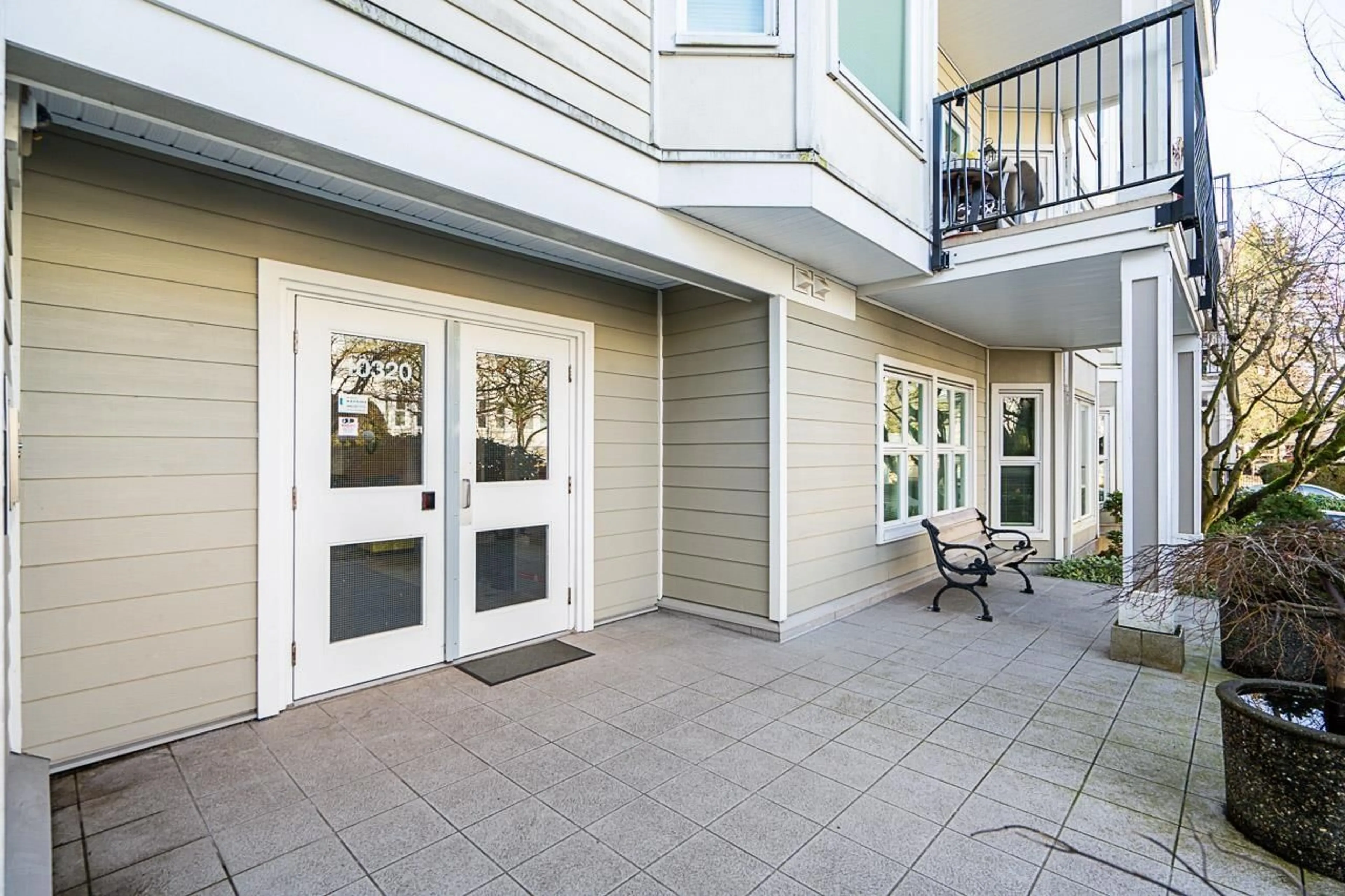Patio, street for 312 - 10320 156, Surrey British Columbia V3R4L8