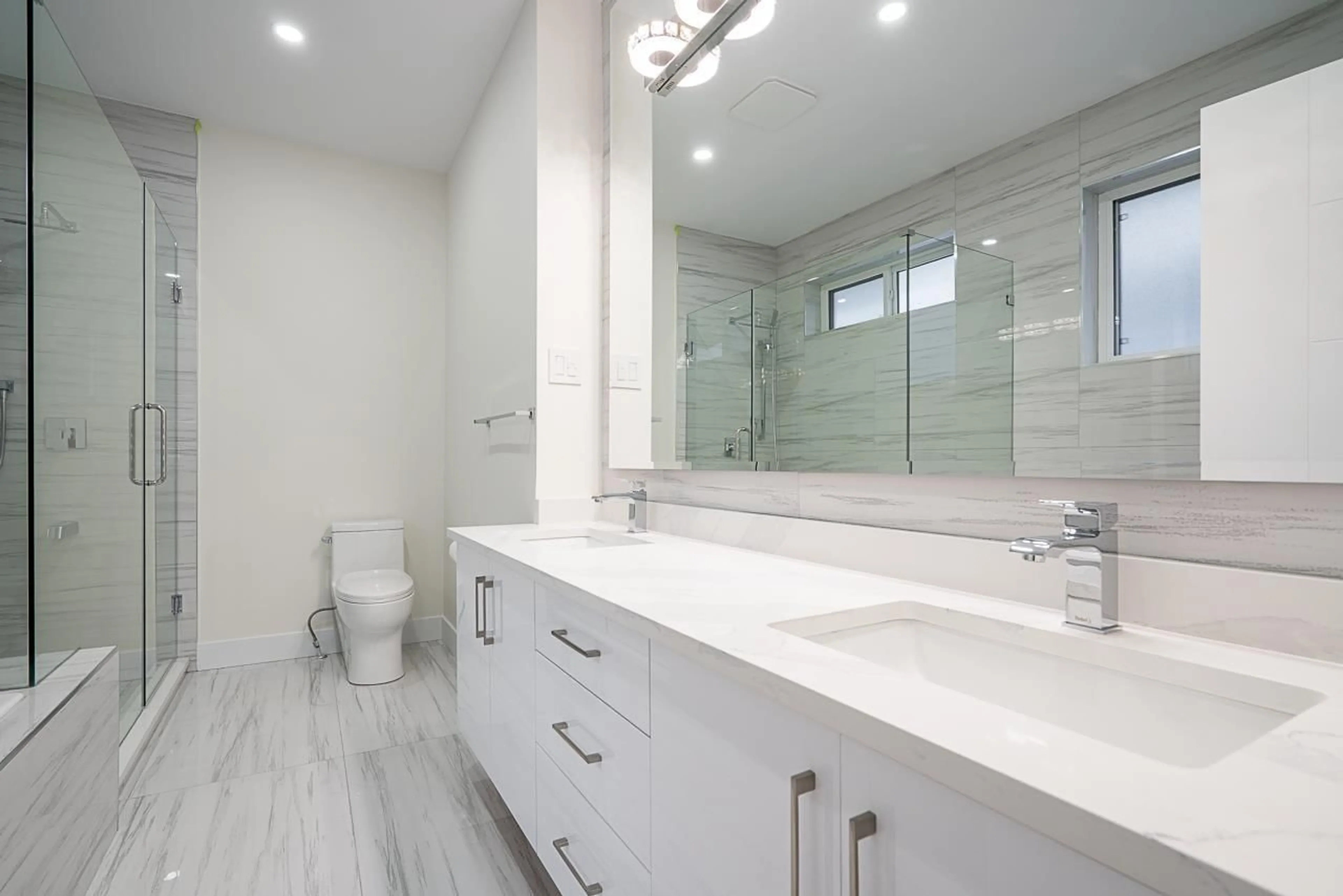 Contemporary bathroom, ceramic/tile floor for 10648 124, Surrey British Columbia V3V0E2