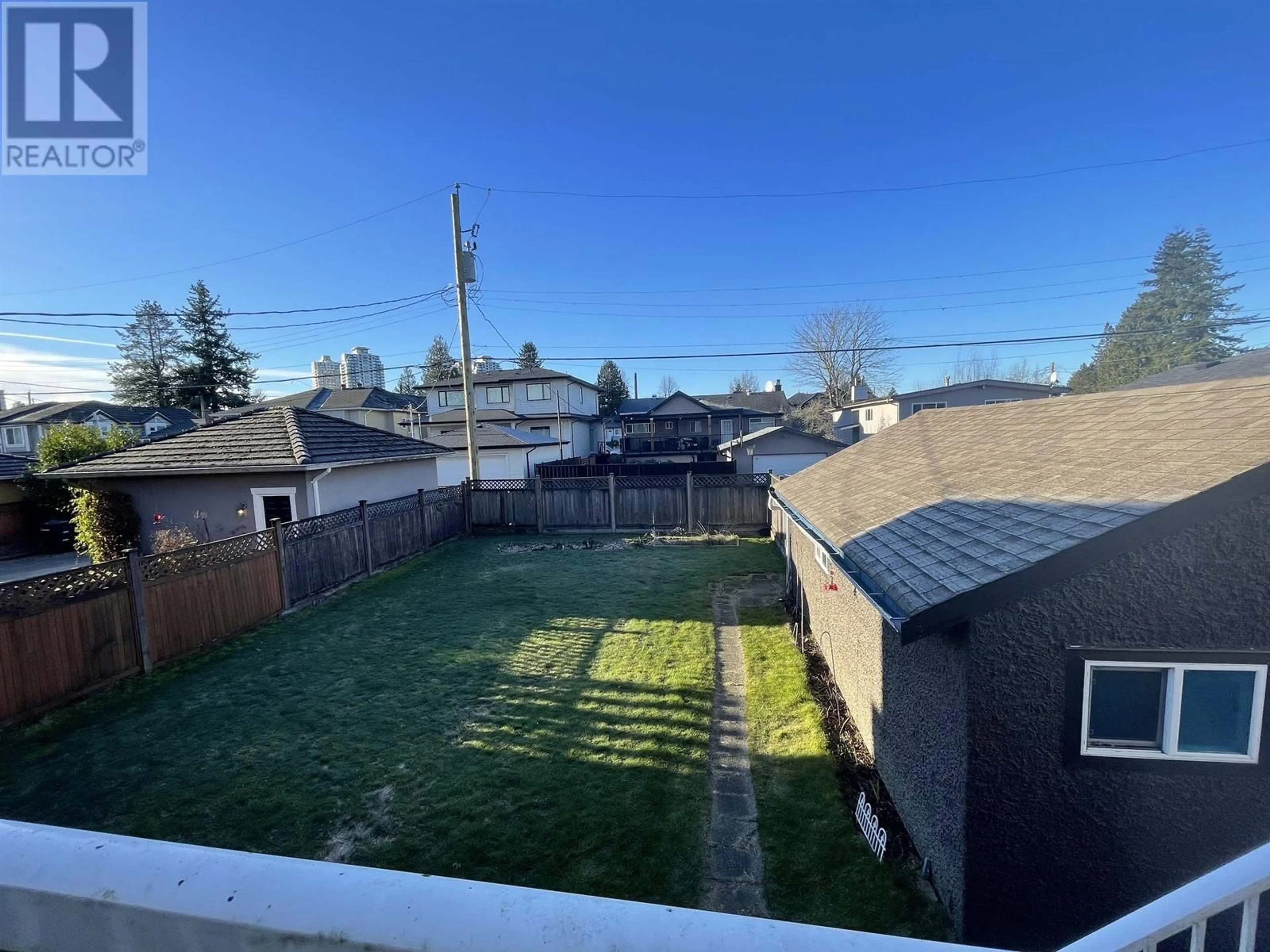 A pic from outside/outdoor area/front of a property/back of a property/a pic from drone, unknown for 6655 STRATHMORE AVENUE, Burnaby British Columbia V5E3H8