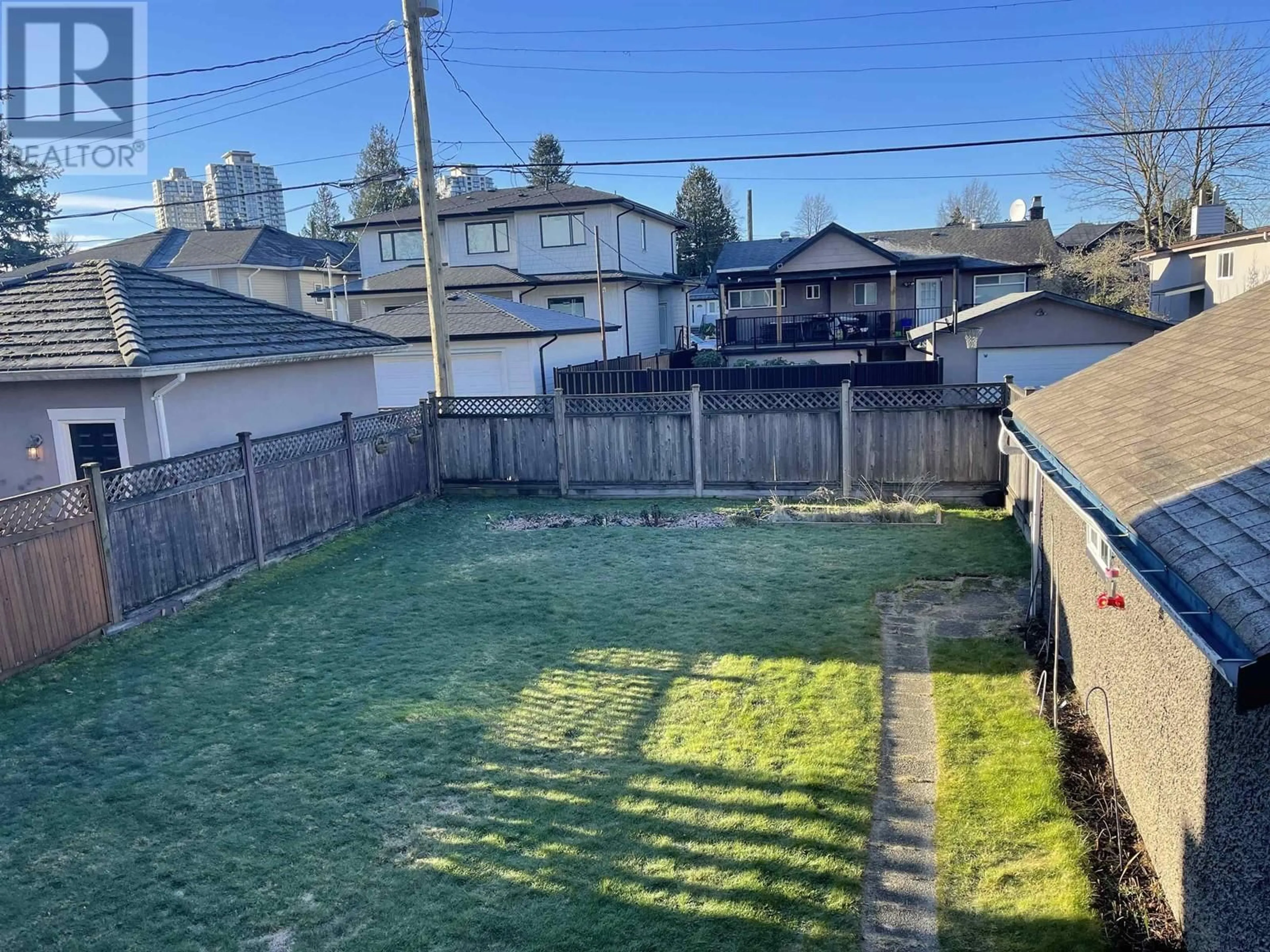 A pic from outside/outdoor area/front of a property/back of a property/a pic from drone, water/lake/river/ocean view for 6655 STRATHMORE AVENUE, Burnaby British Columbia V5E3H8