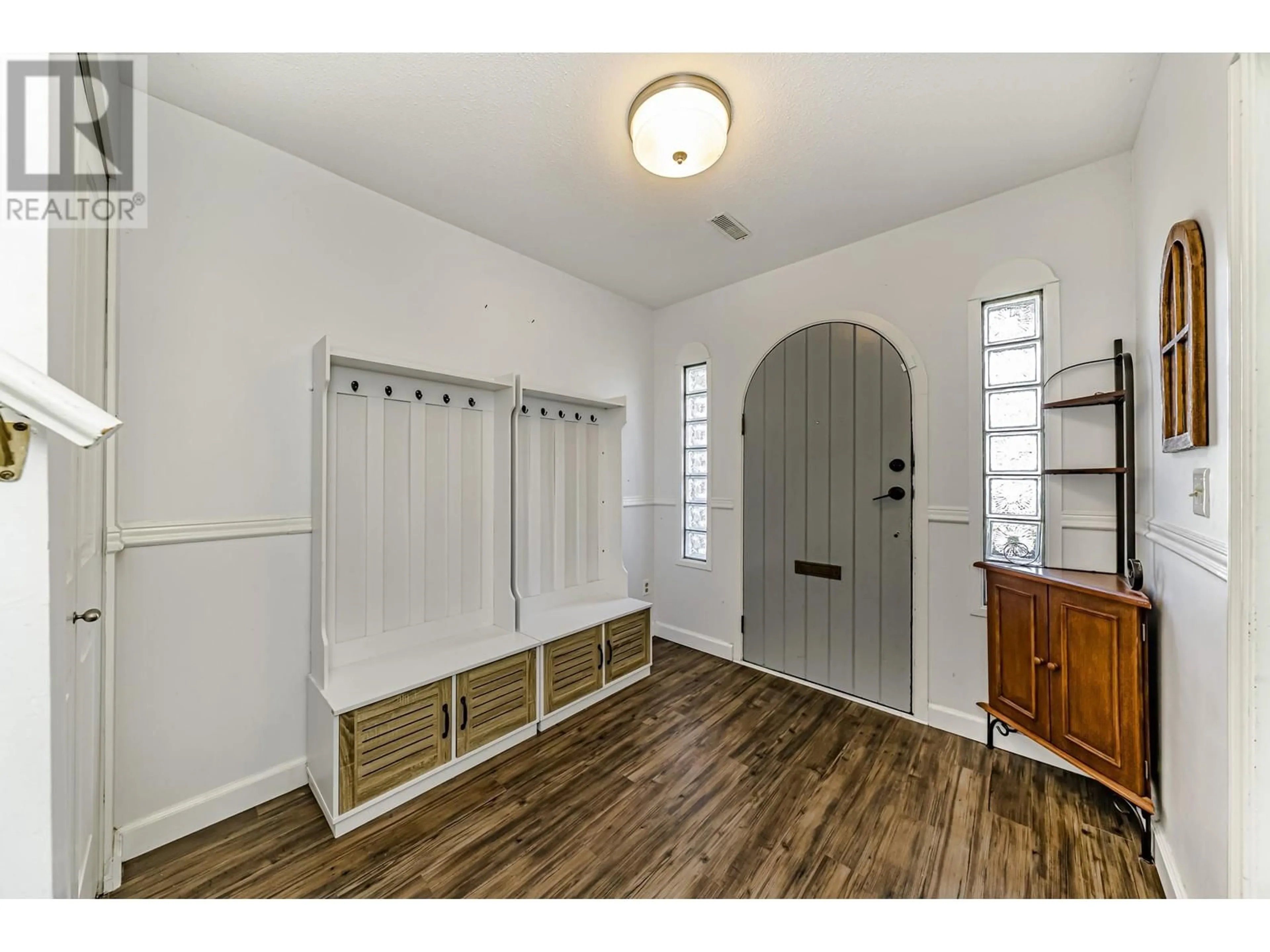 Indoor entryway for 24830 118A AVENUE, Maple Ridge British Columbia V4R1Z3