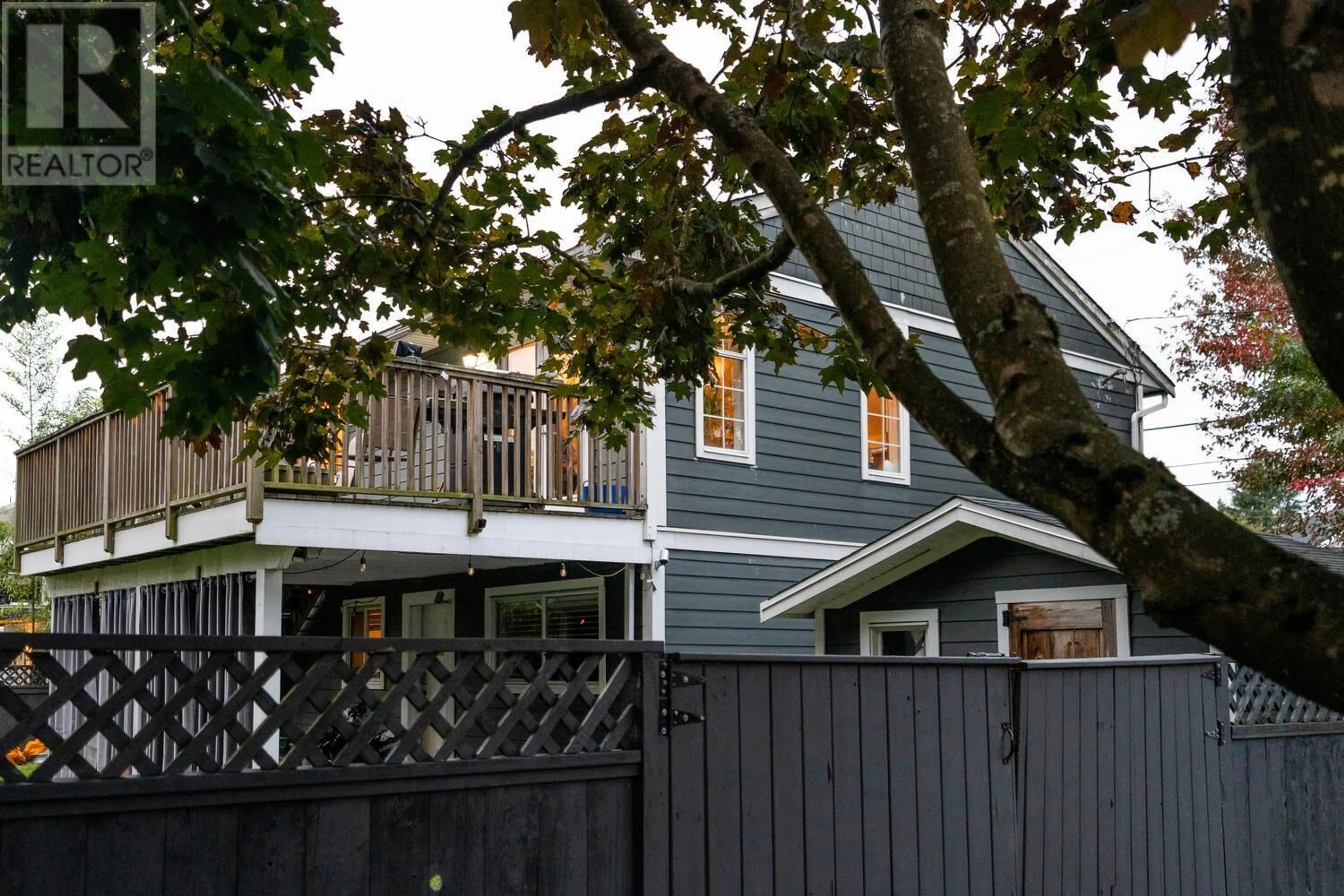 A pic from outside/outdoor area/front of a property/back of a property/a pic from drone, street for 5488 WESTMINSTER AVENUE, Delta British Columbia V4K2J5